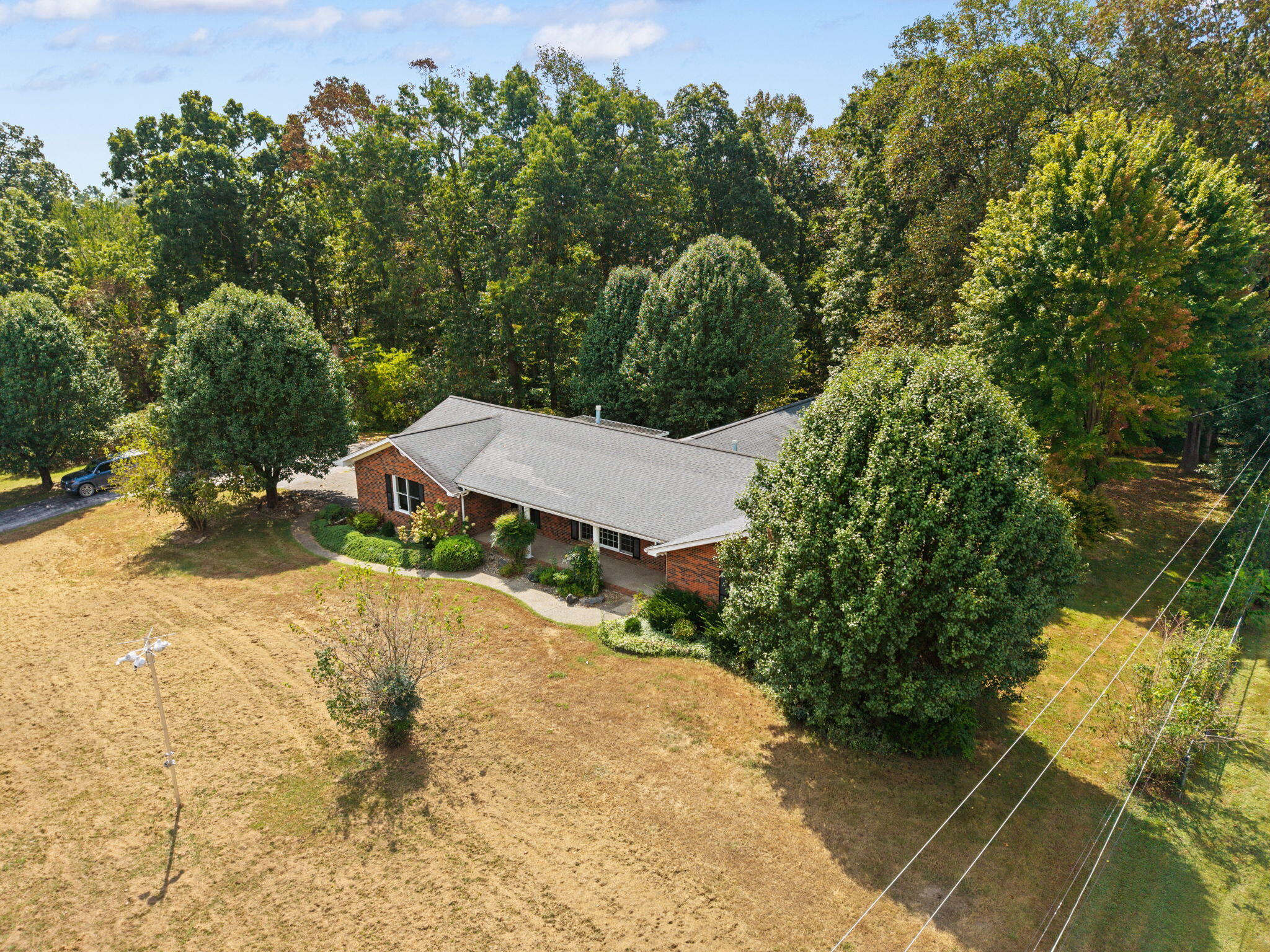 907 Court Road Property Photo 8