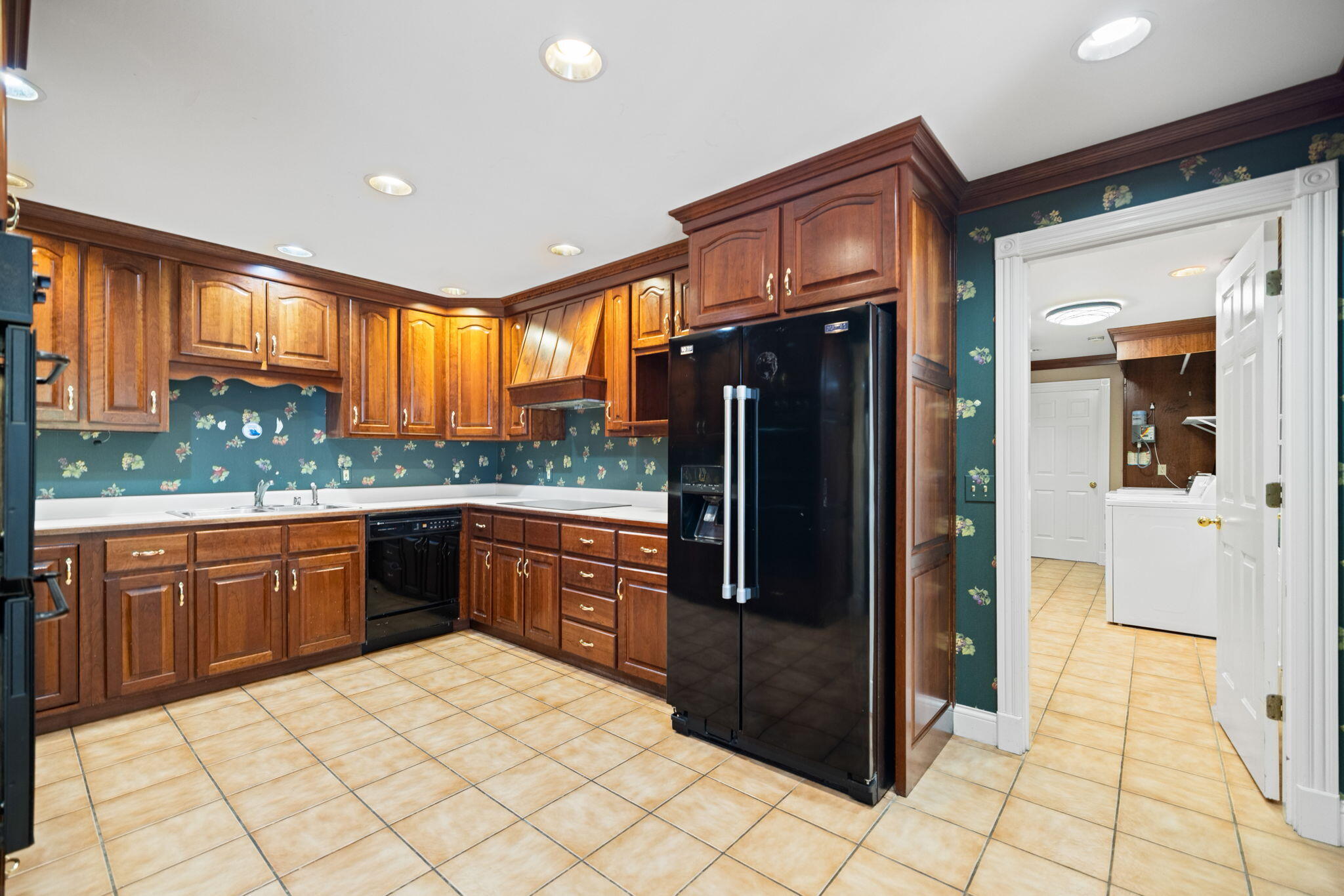 907 Court Road Property Photo 38