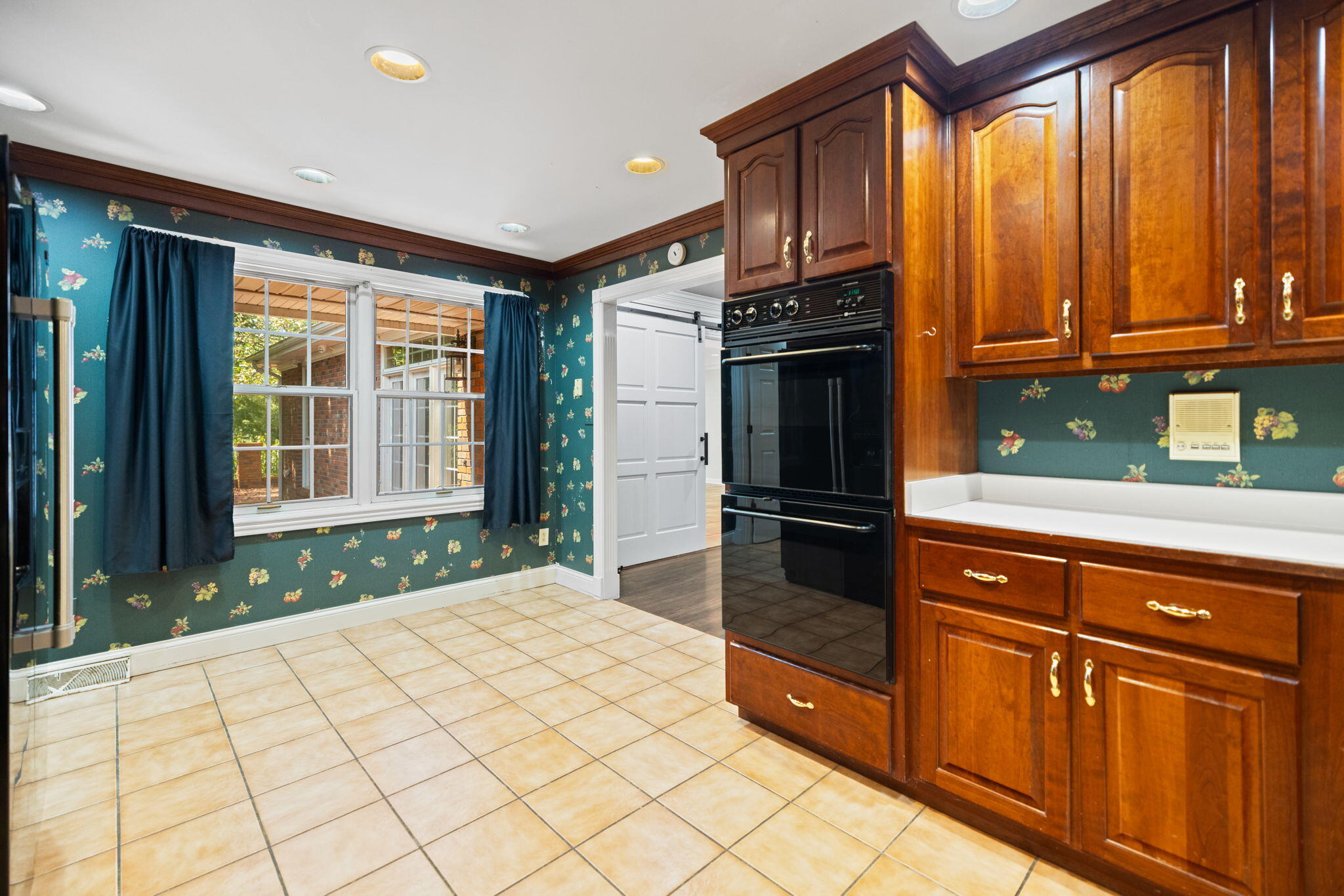 907 Court Road Property Photo 41