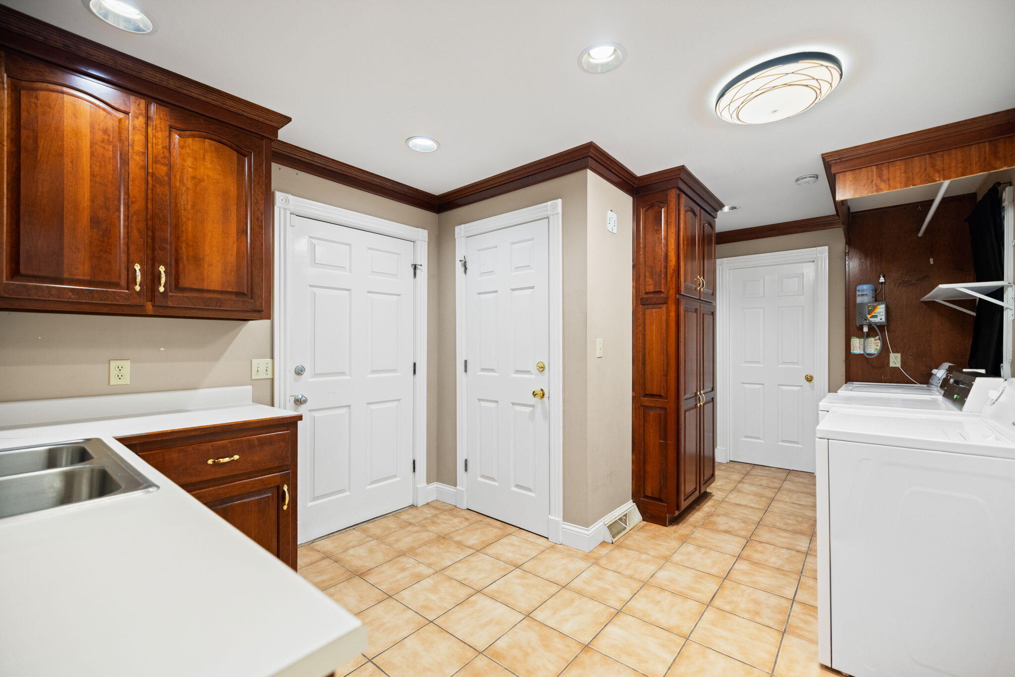 907 Court Road Property Photo 42