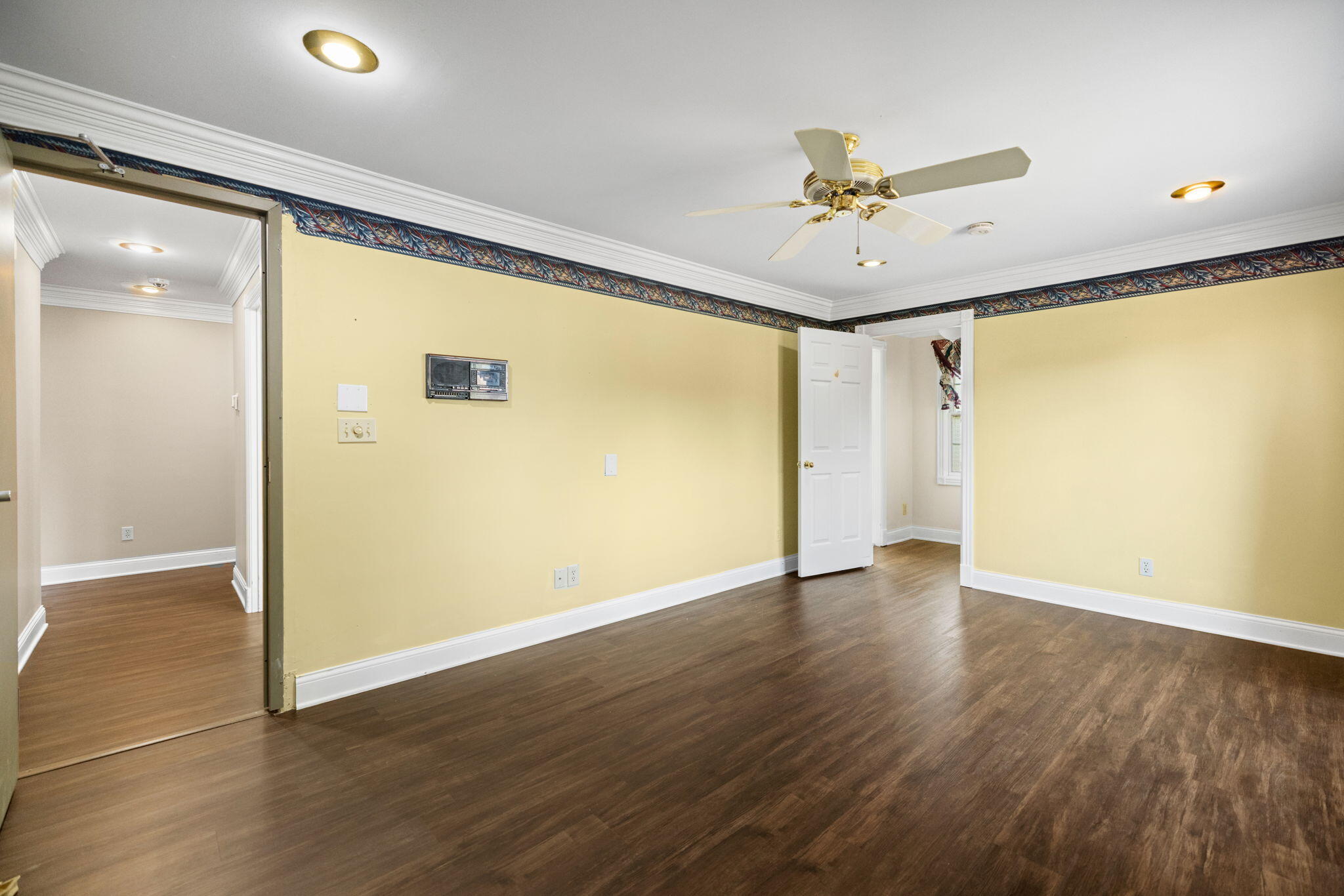 907 Court Road Property Photo 46