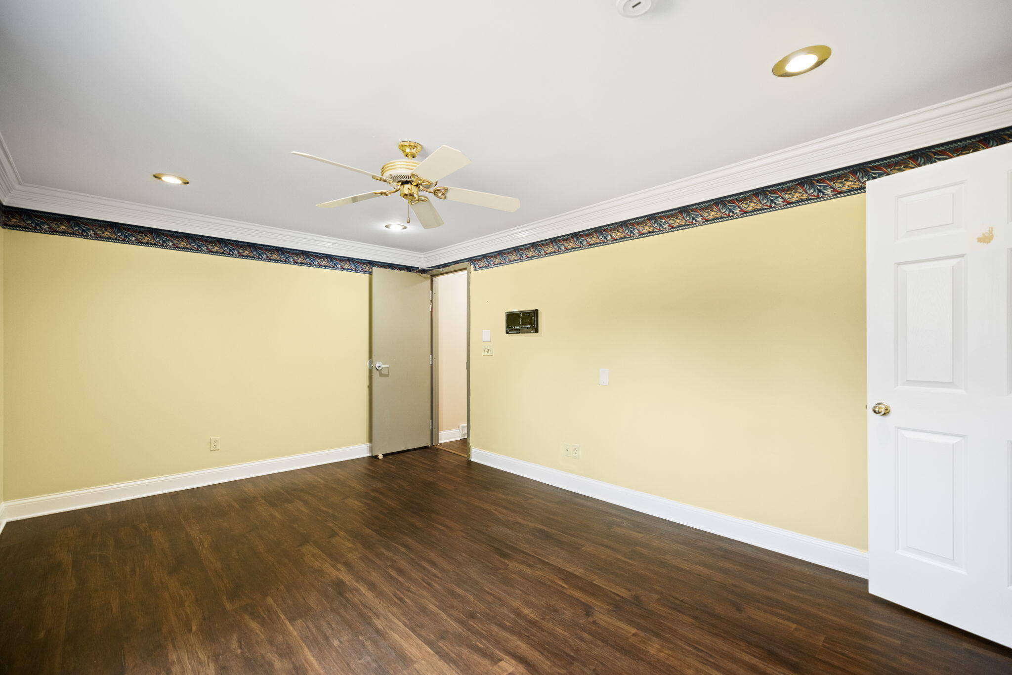 907 Court Road Property Photo 47