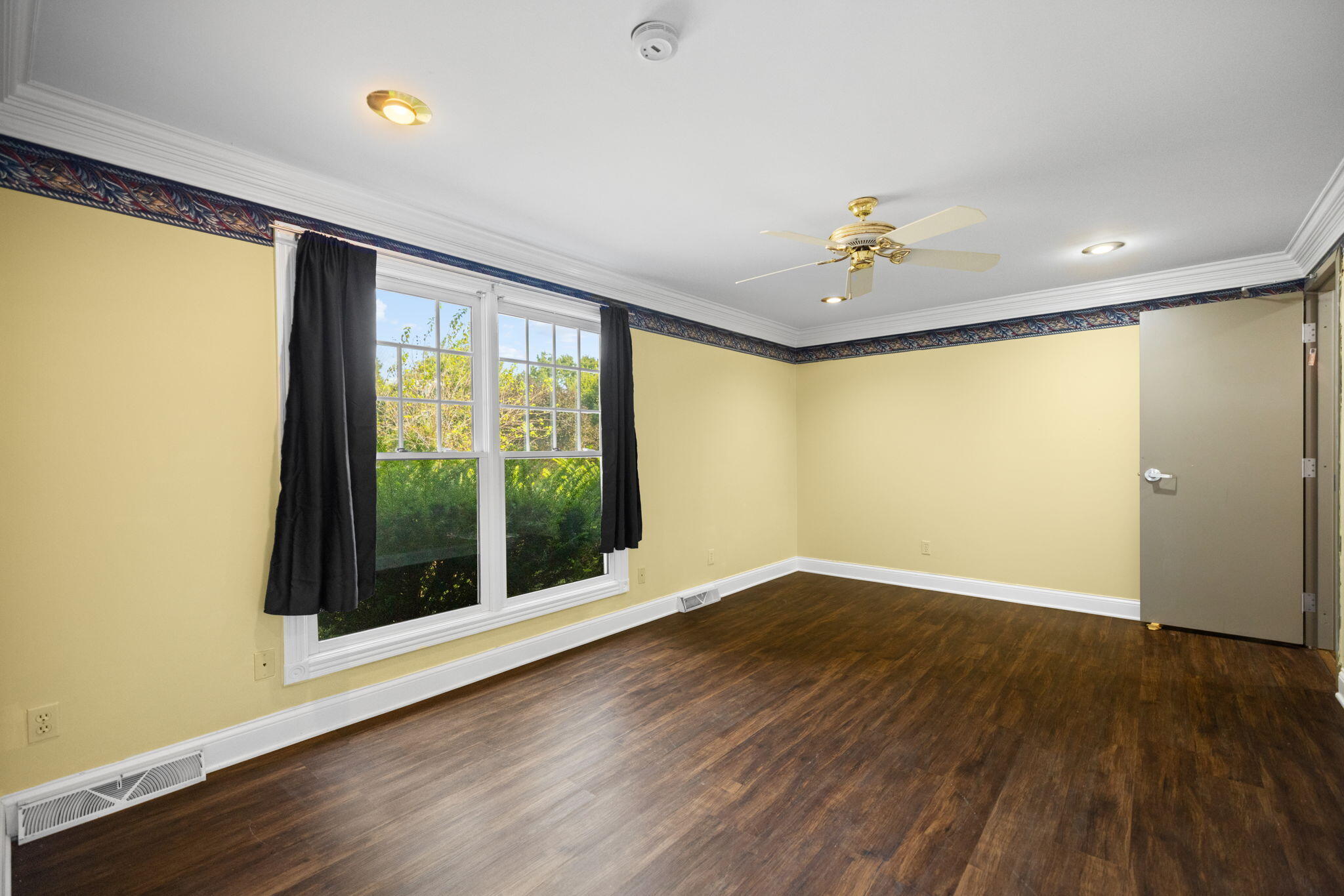 907 Court Road Property Photo 48