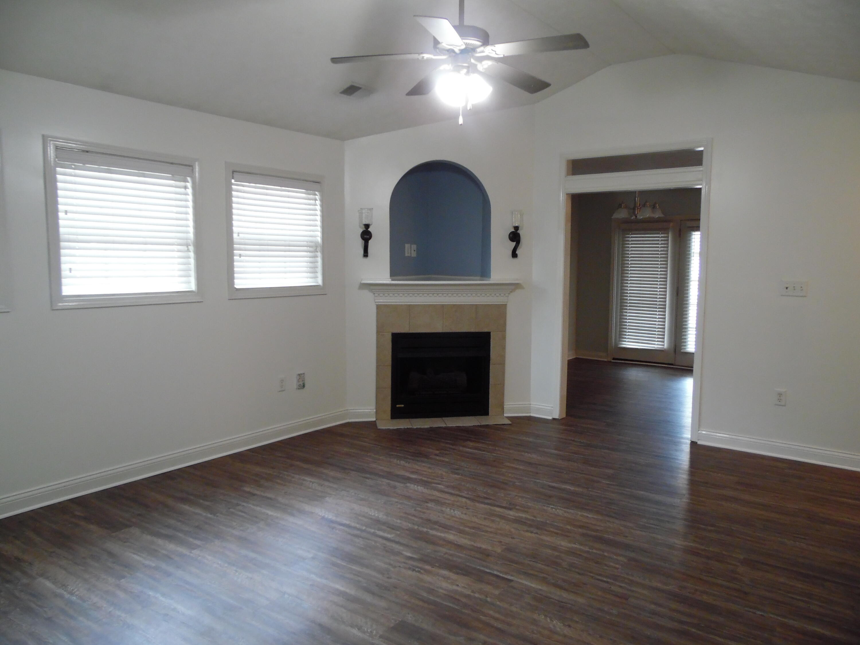 1064 Brick House Lane Property Photo 4
