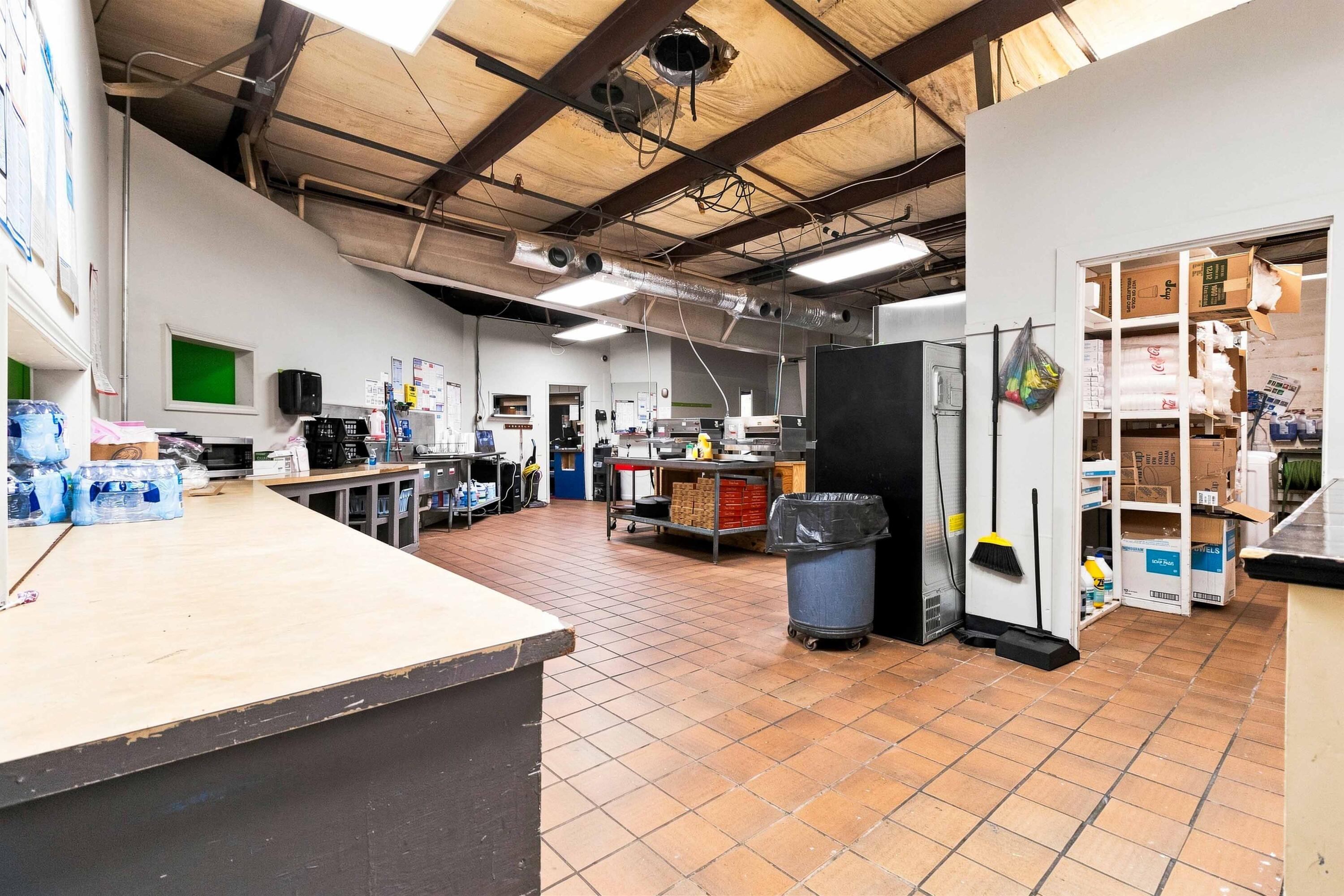 75 Commercial Drive Property Photo 66