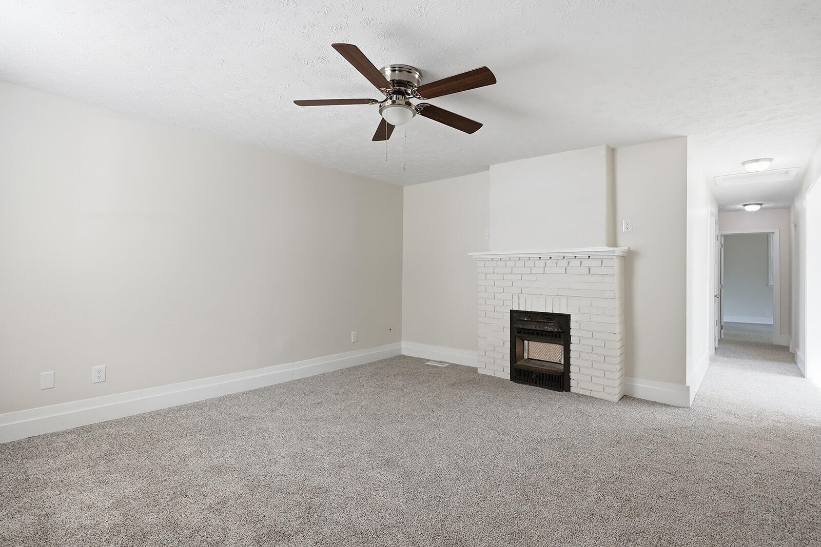 271 E Fourth Street Property Photo 6