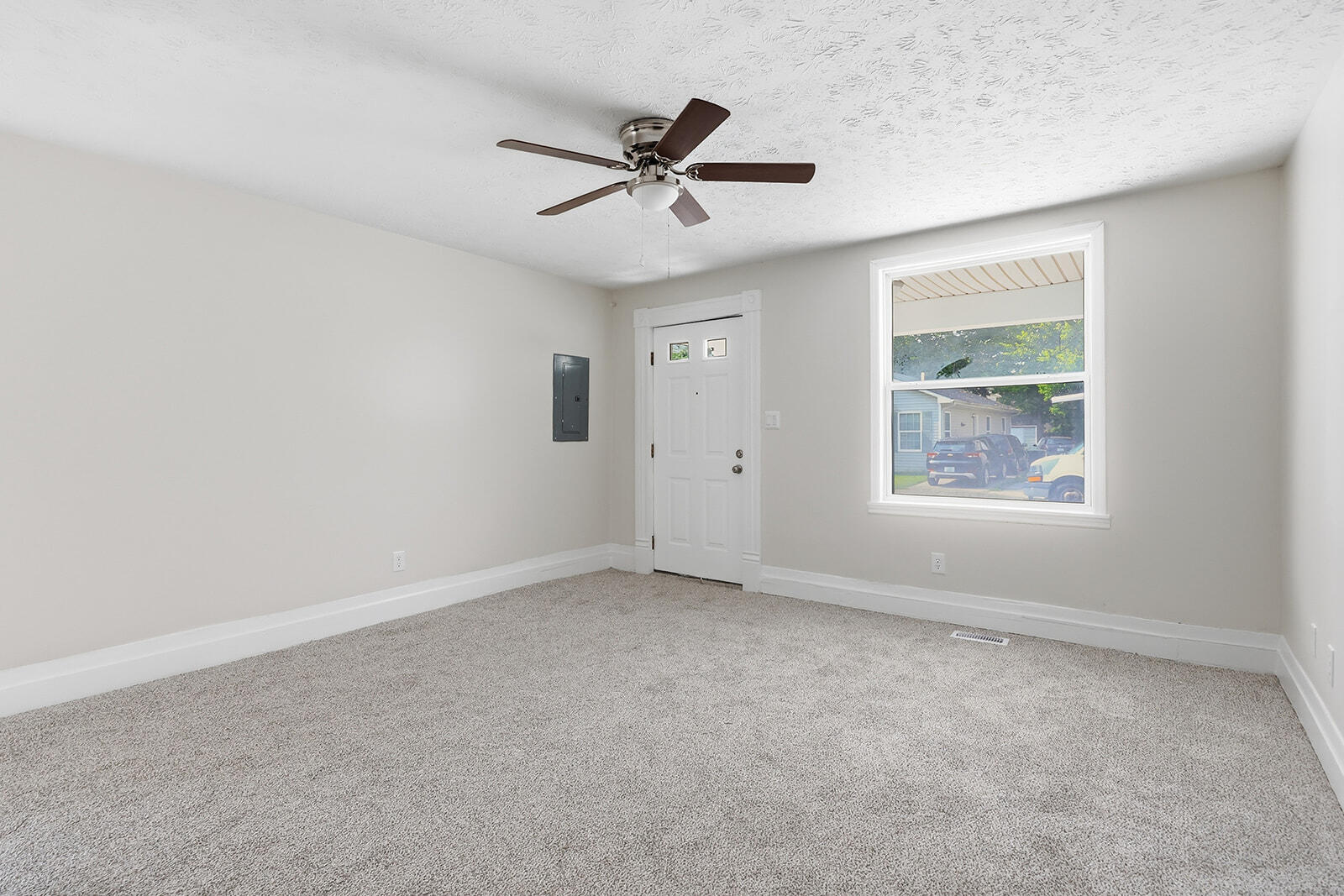 271 E Fourth Street Property Photo 9