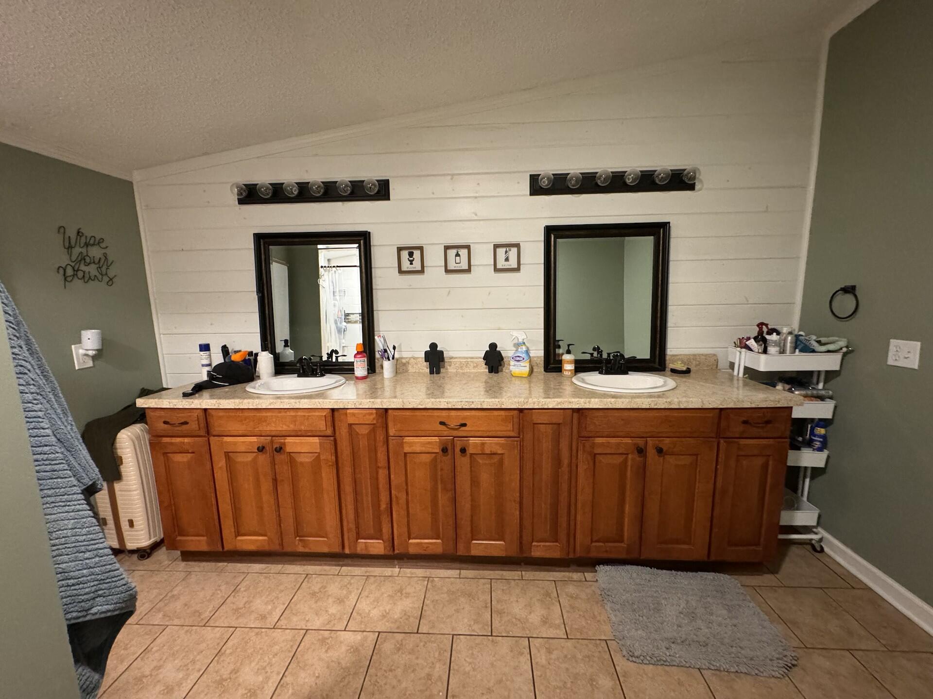 2297 Abbott Creek Road Property Photo 2