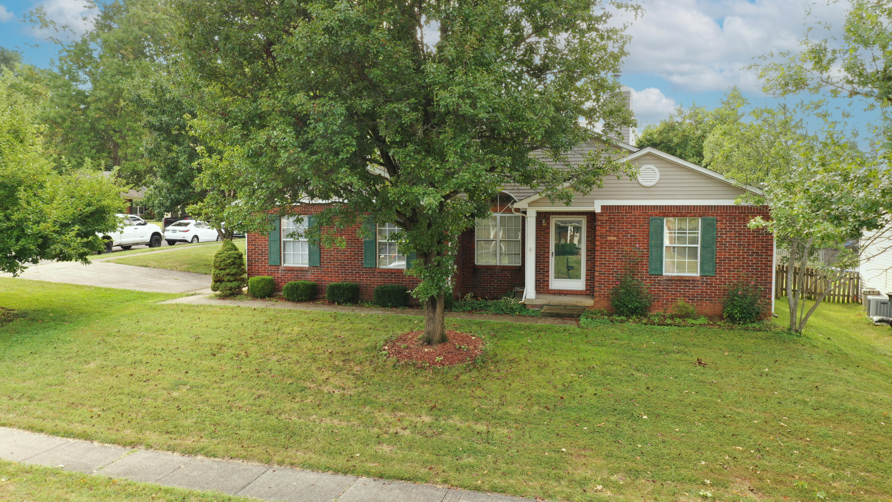 1841 Haverwood Park