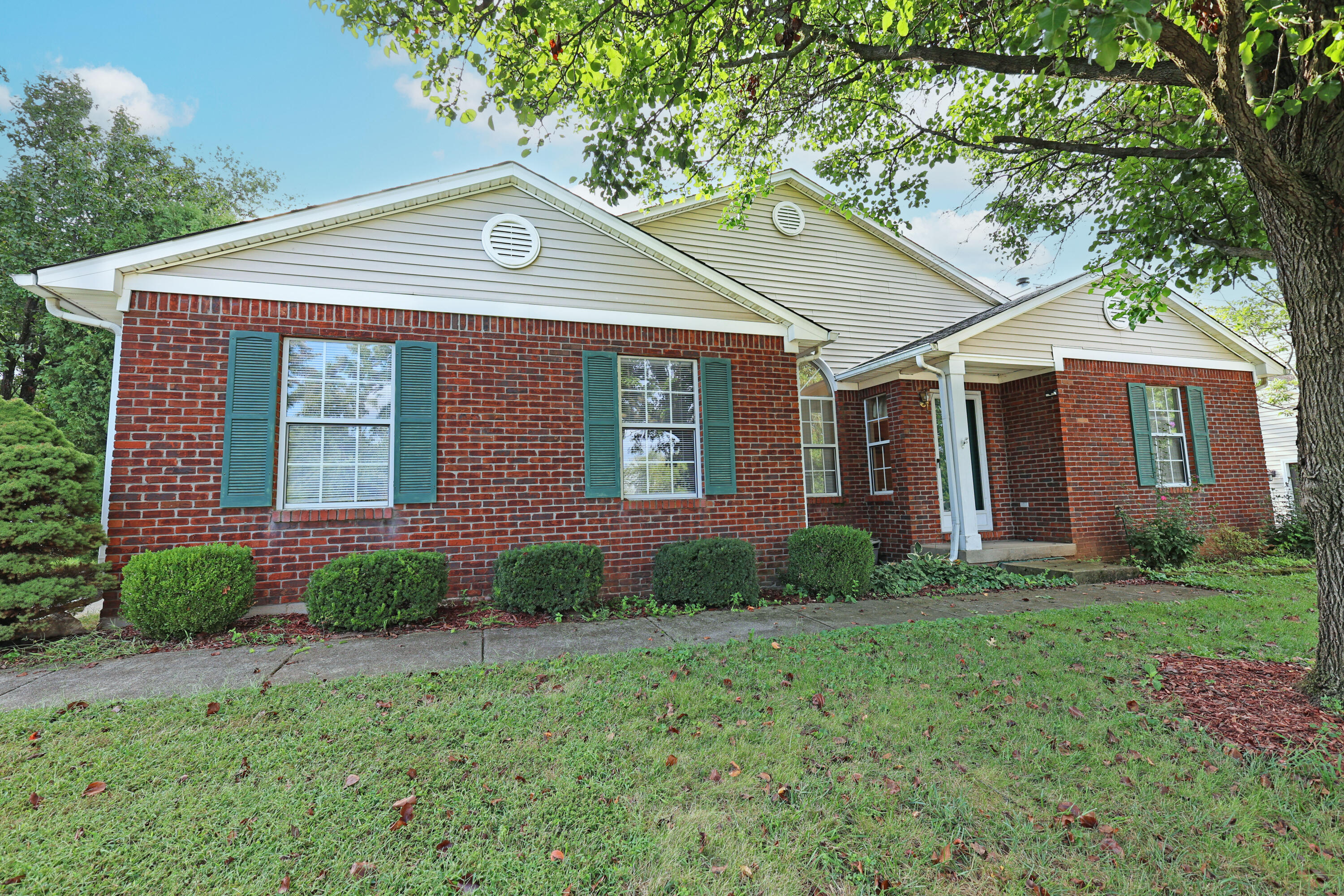 1841 Haverwood Park Property Photo 2