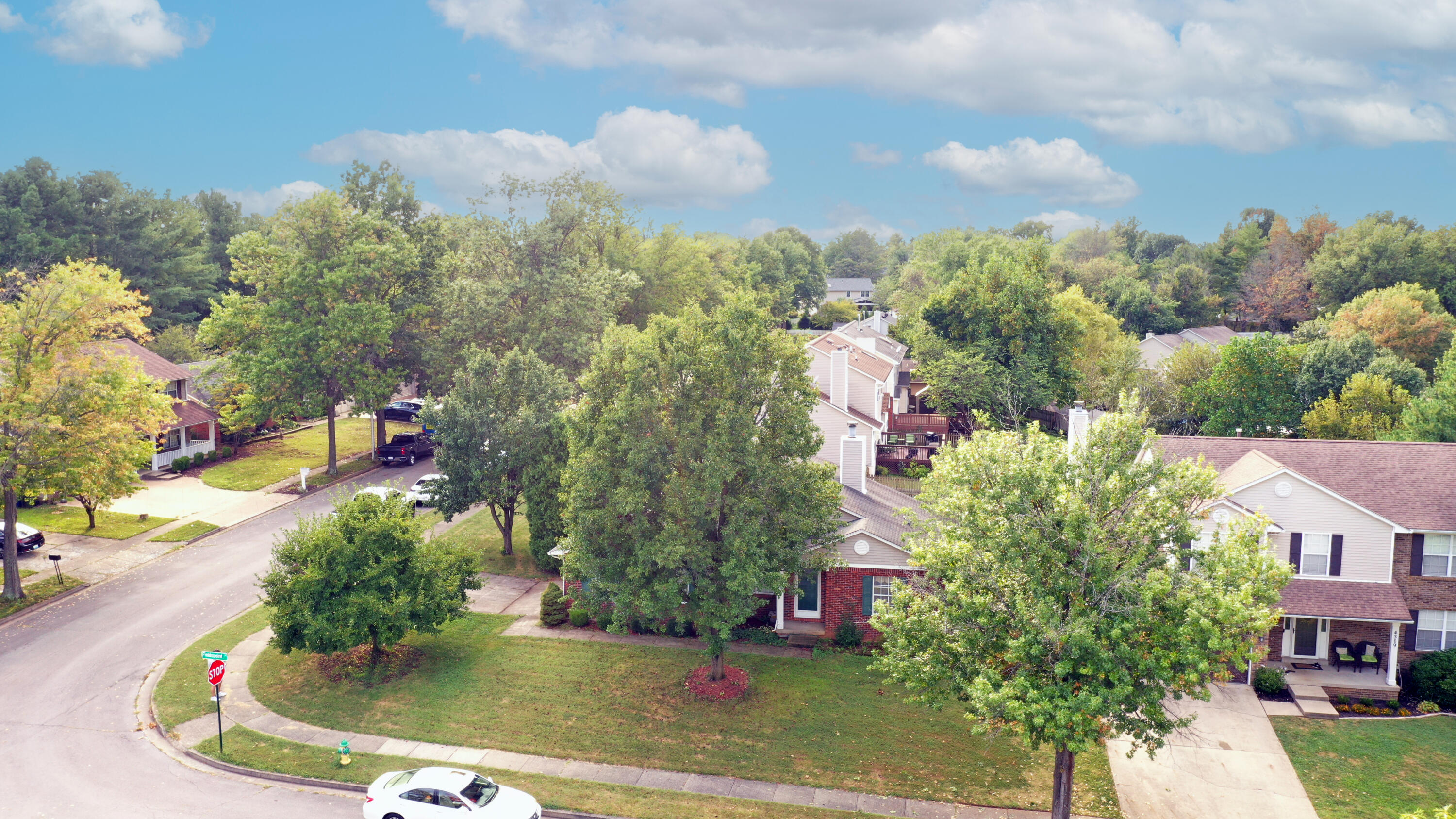 1841 Haverwood Park Property Photo 4