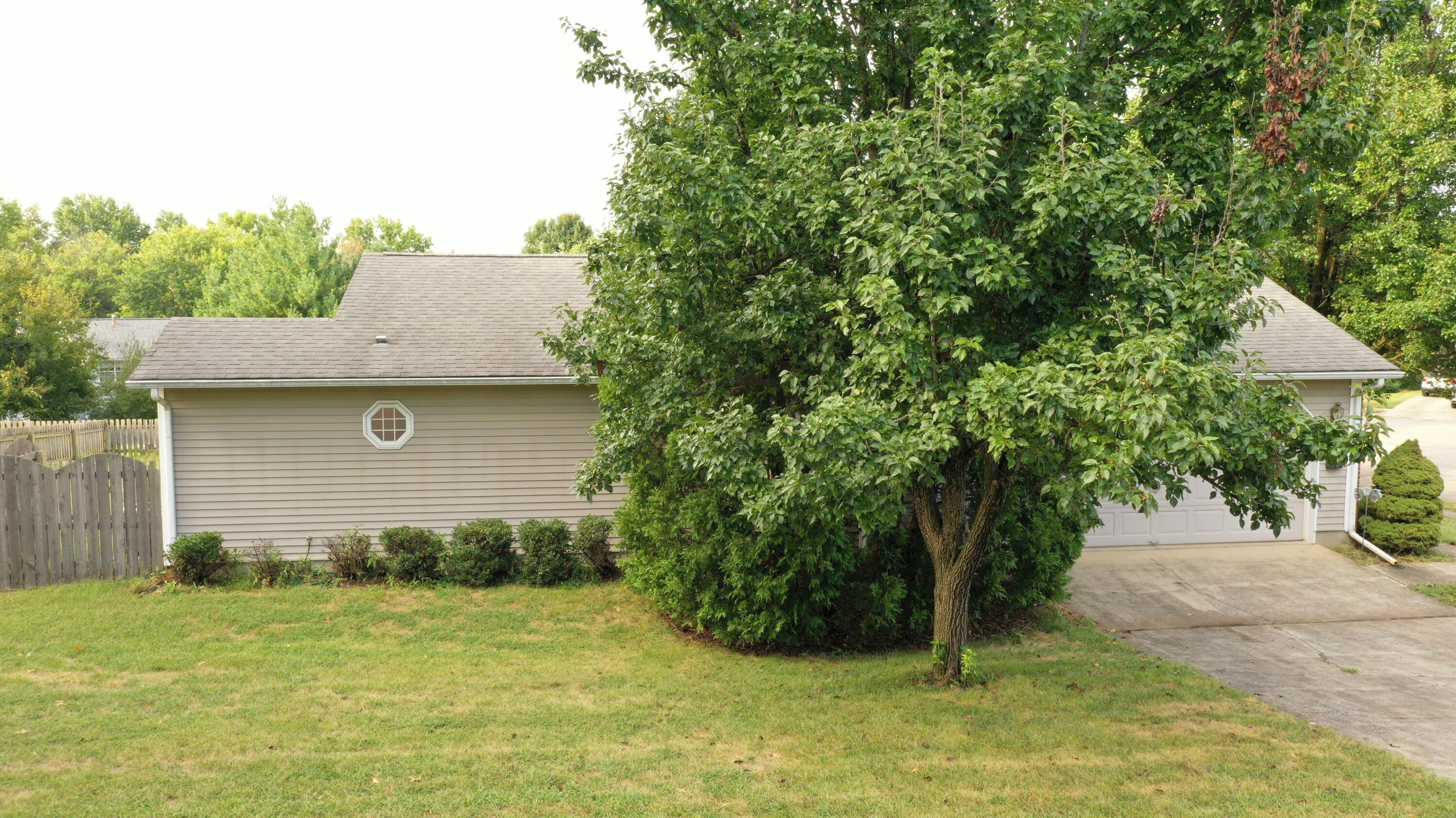 1841 Haverwood Park Property Photo 23