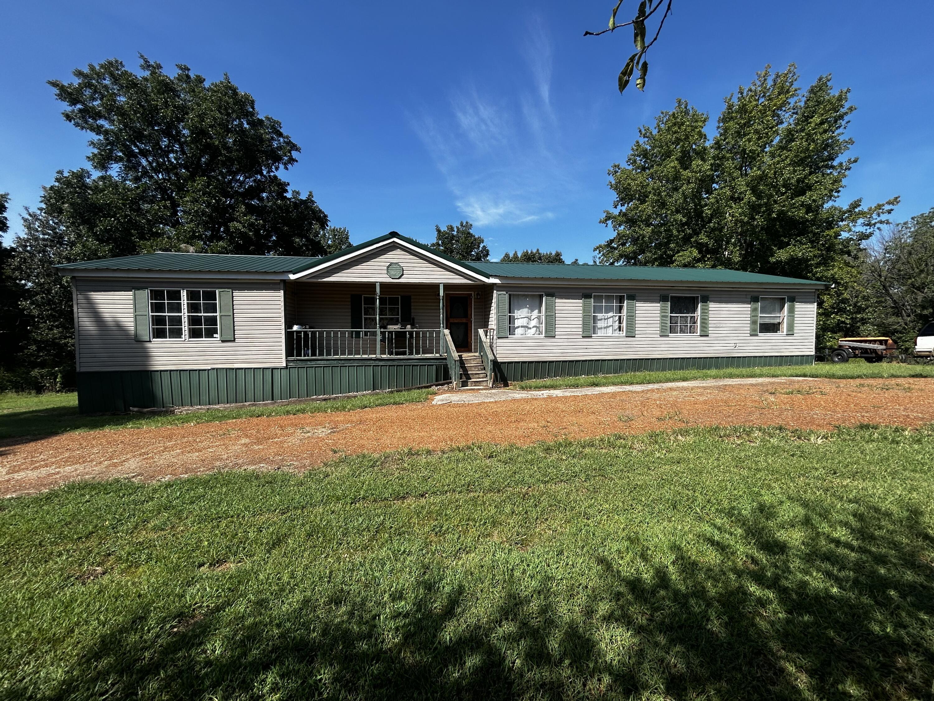 553 Borden Road Property Photo 1