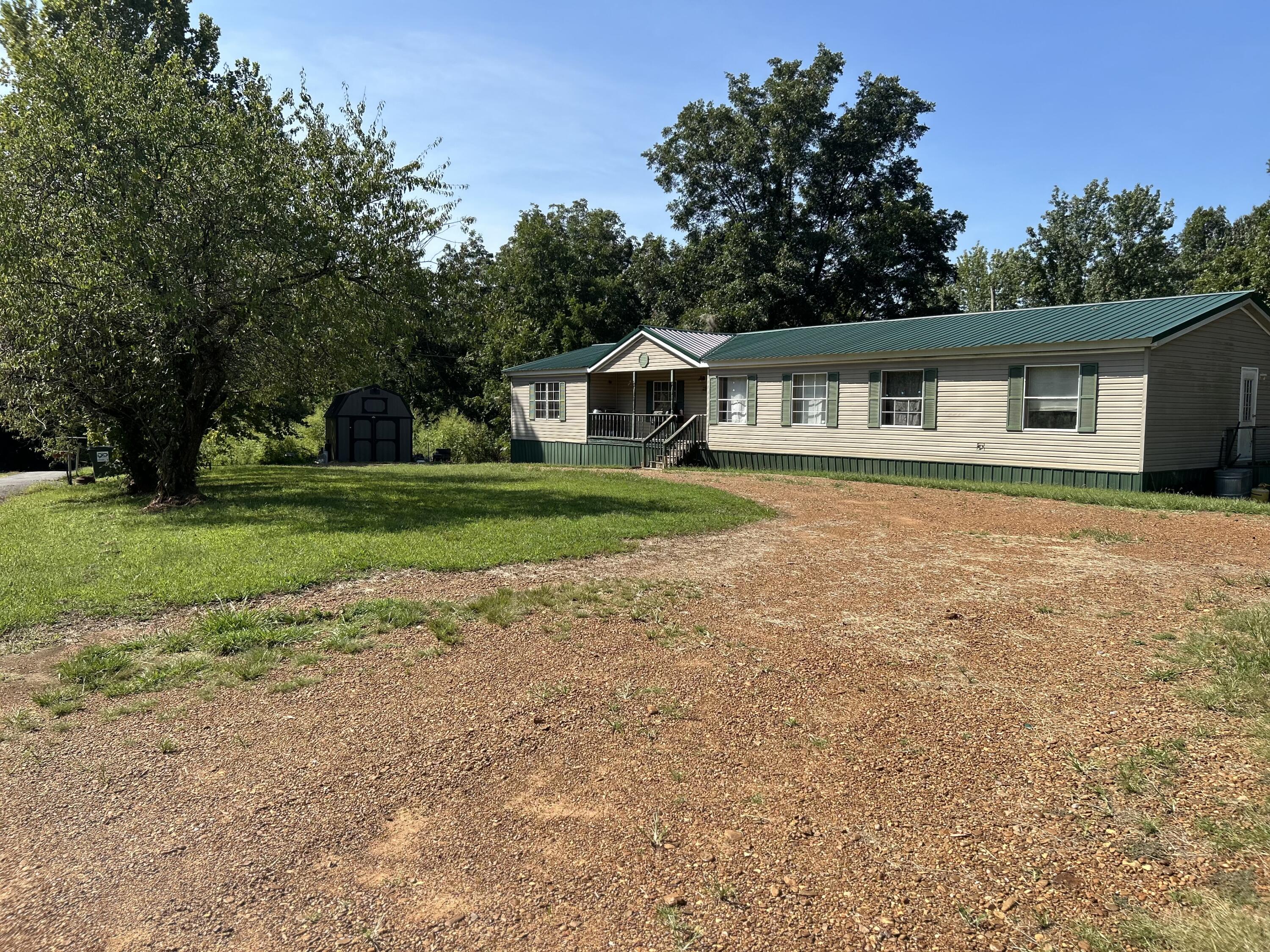 553 Borden Road Property Photo 2