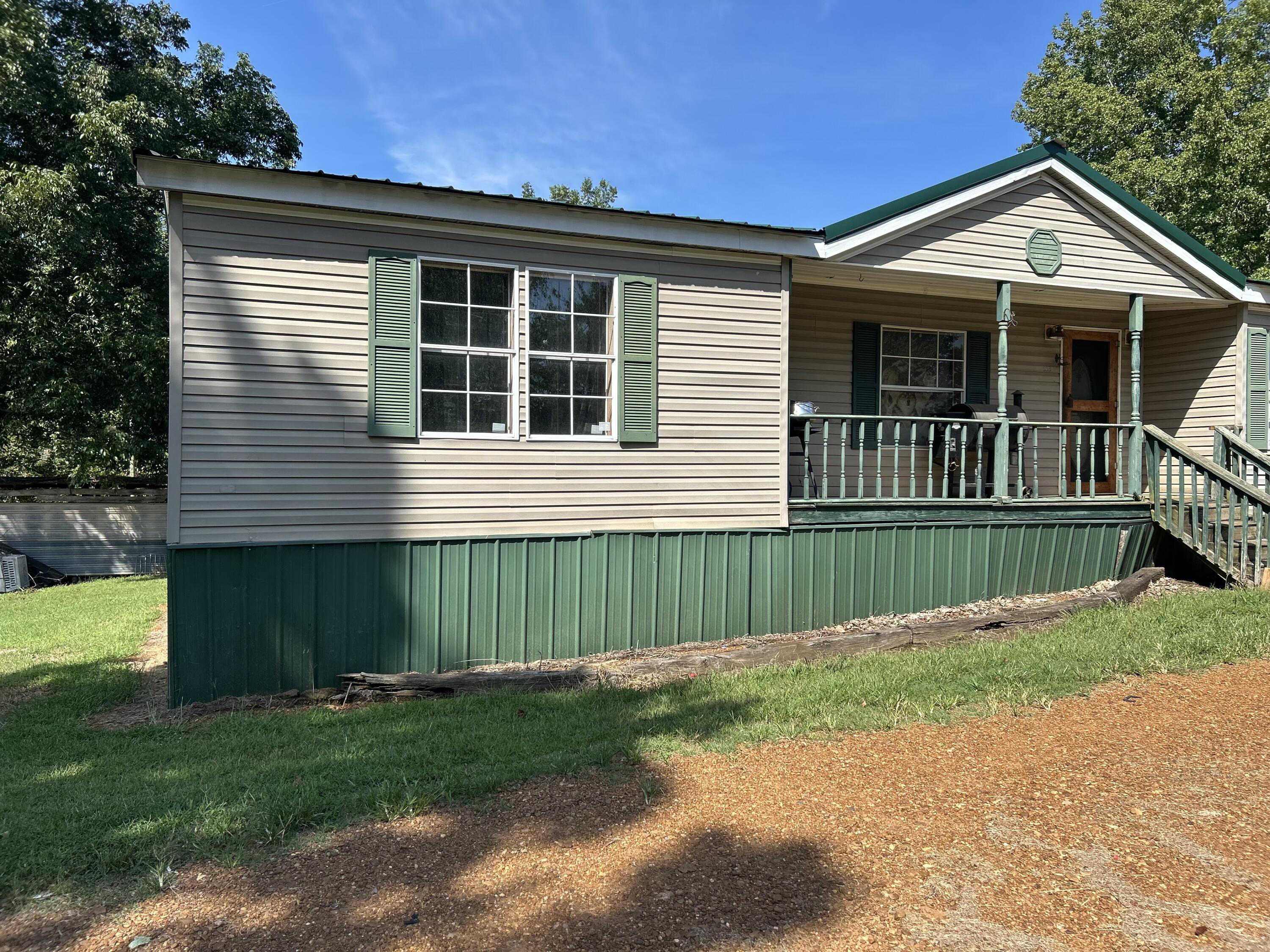 553 Borden Road Property Photo 8
