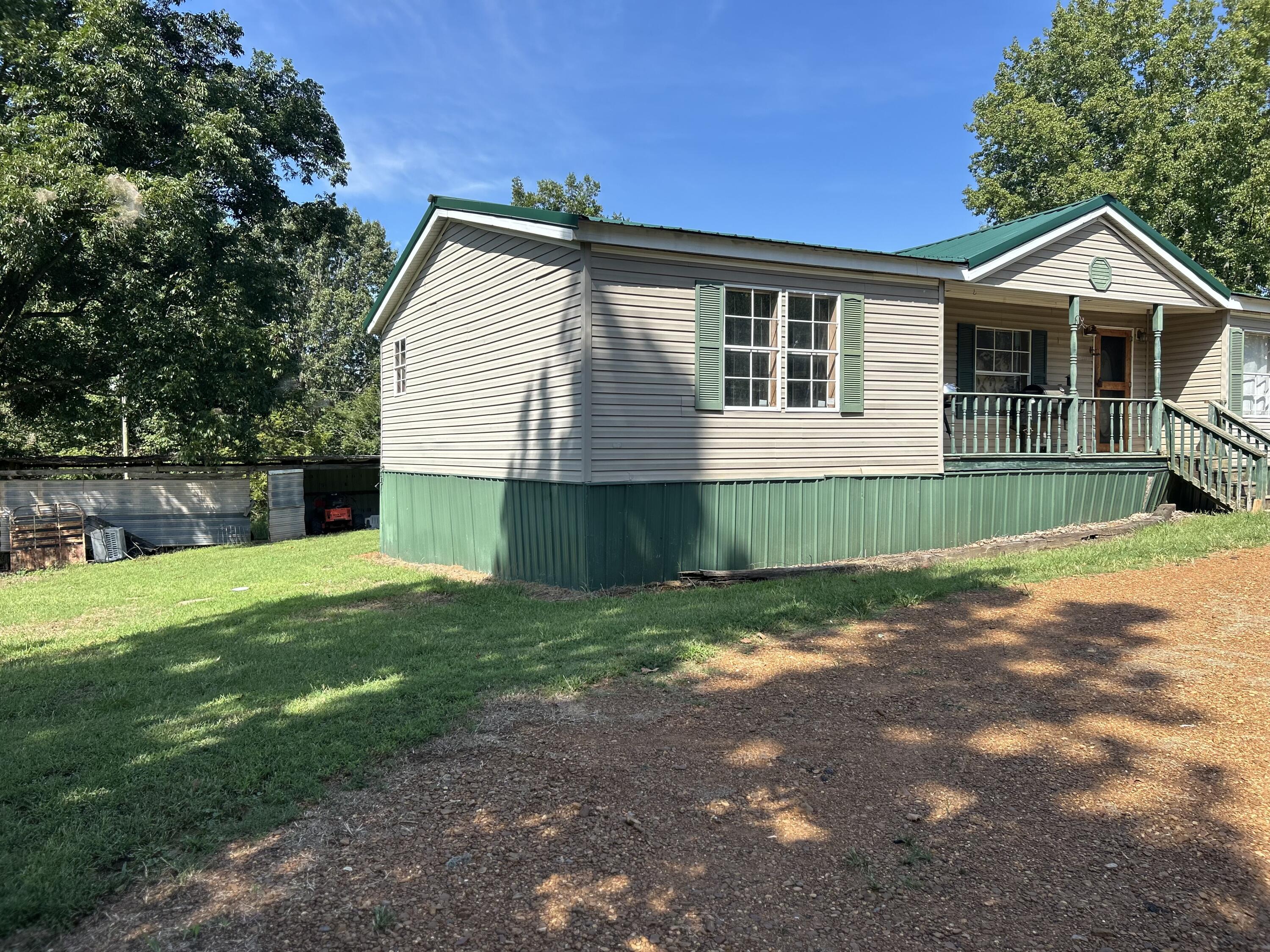 553 Borden Road Property Photo 10
