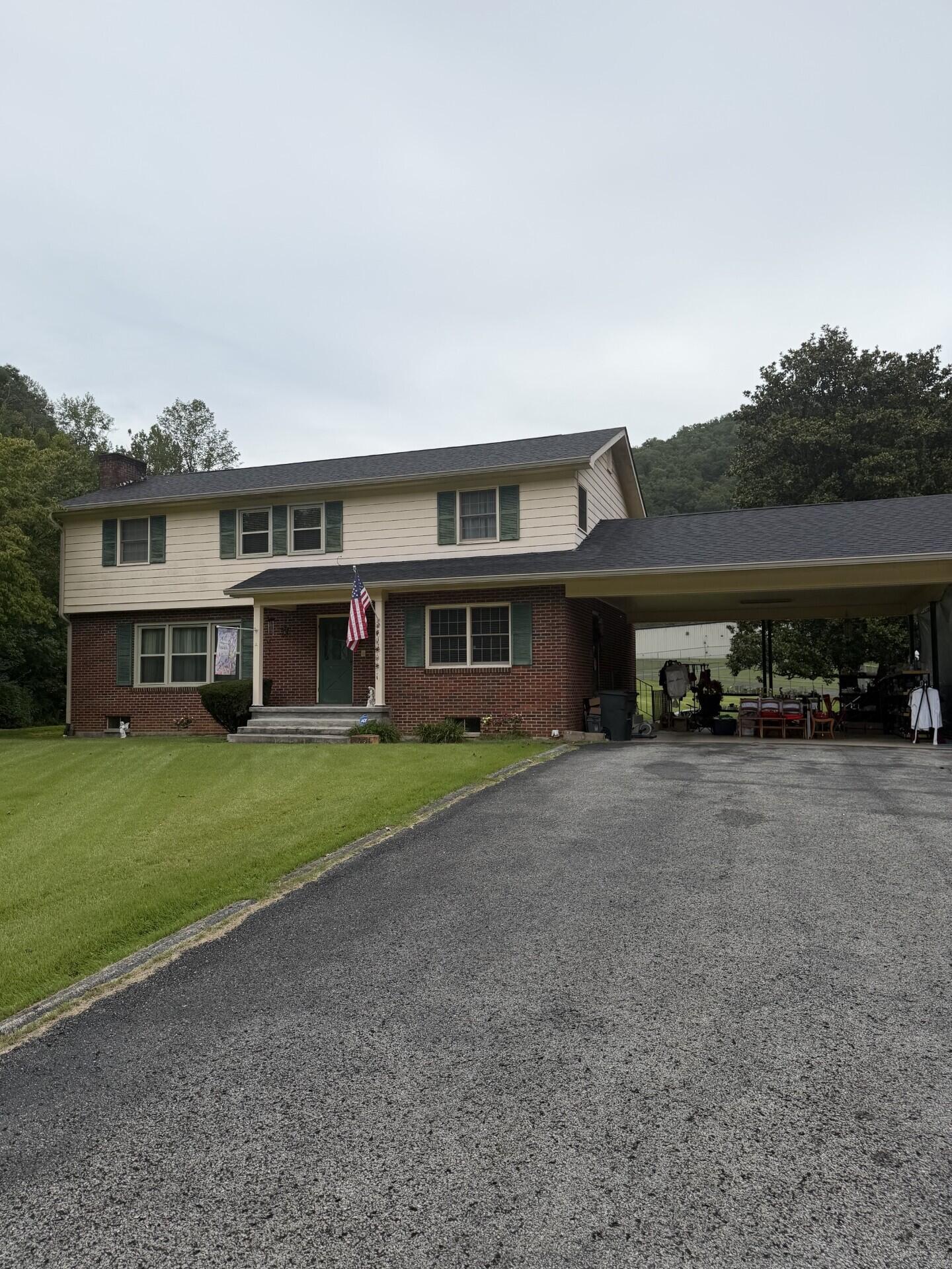 2511 S Lake Drive Property Photo 1
