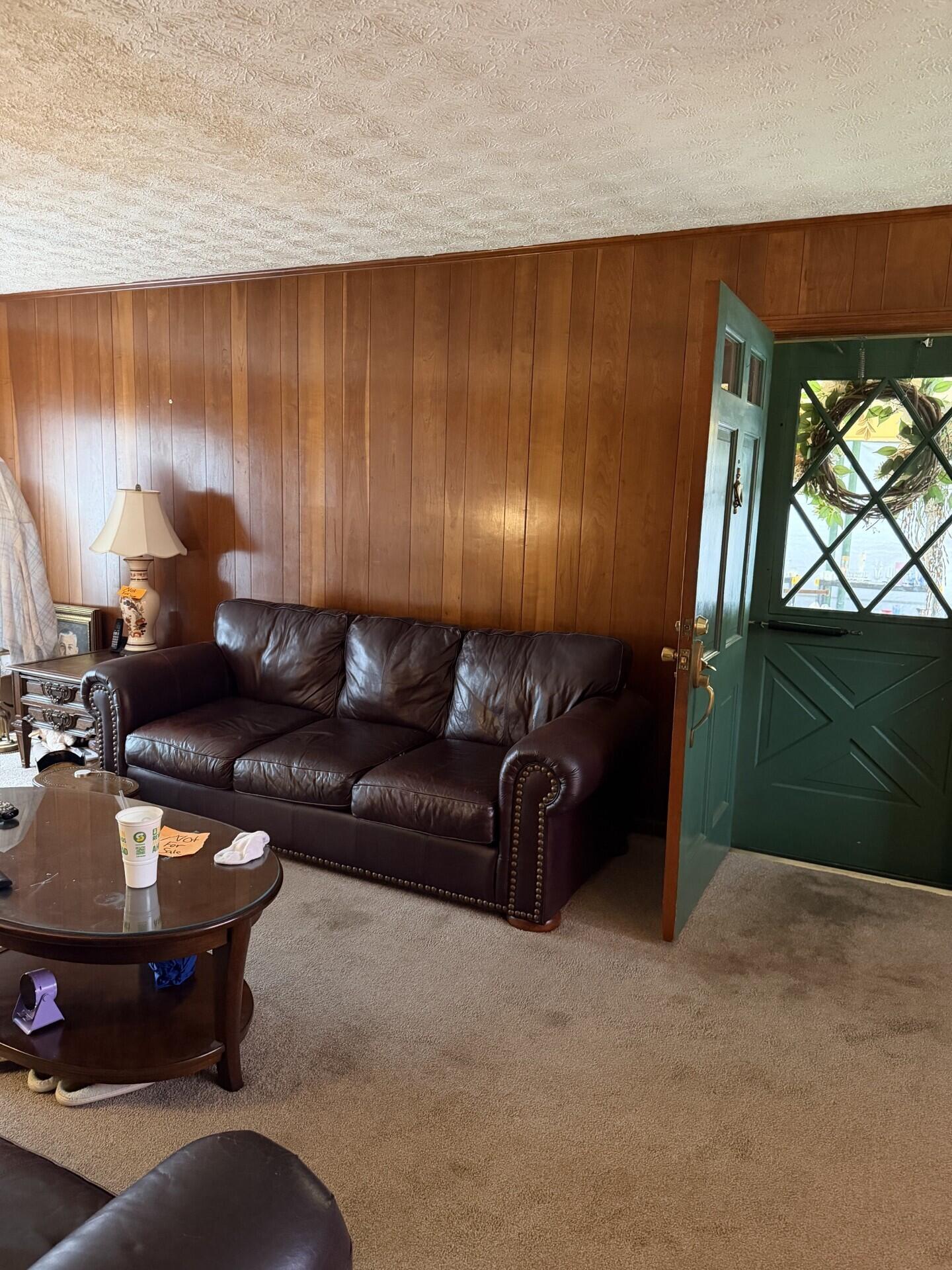 2511 S Lake Drive Property Photo 4