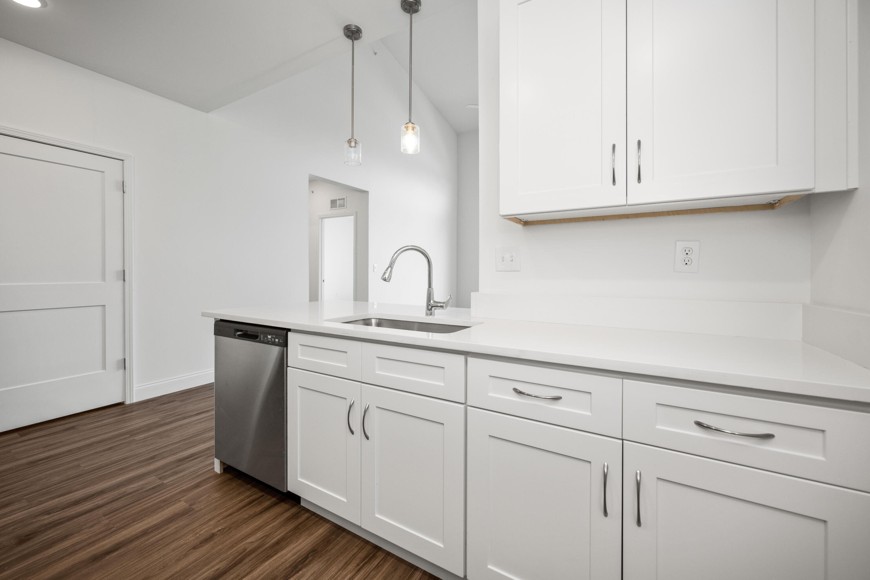 231 Walton Avenue 405 Property Photo 3