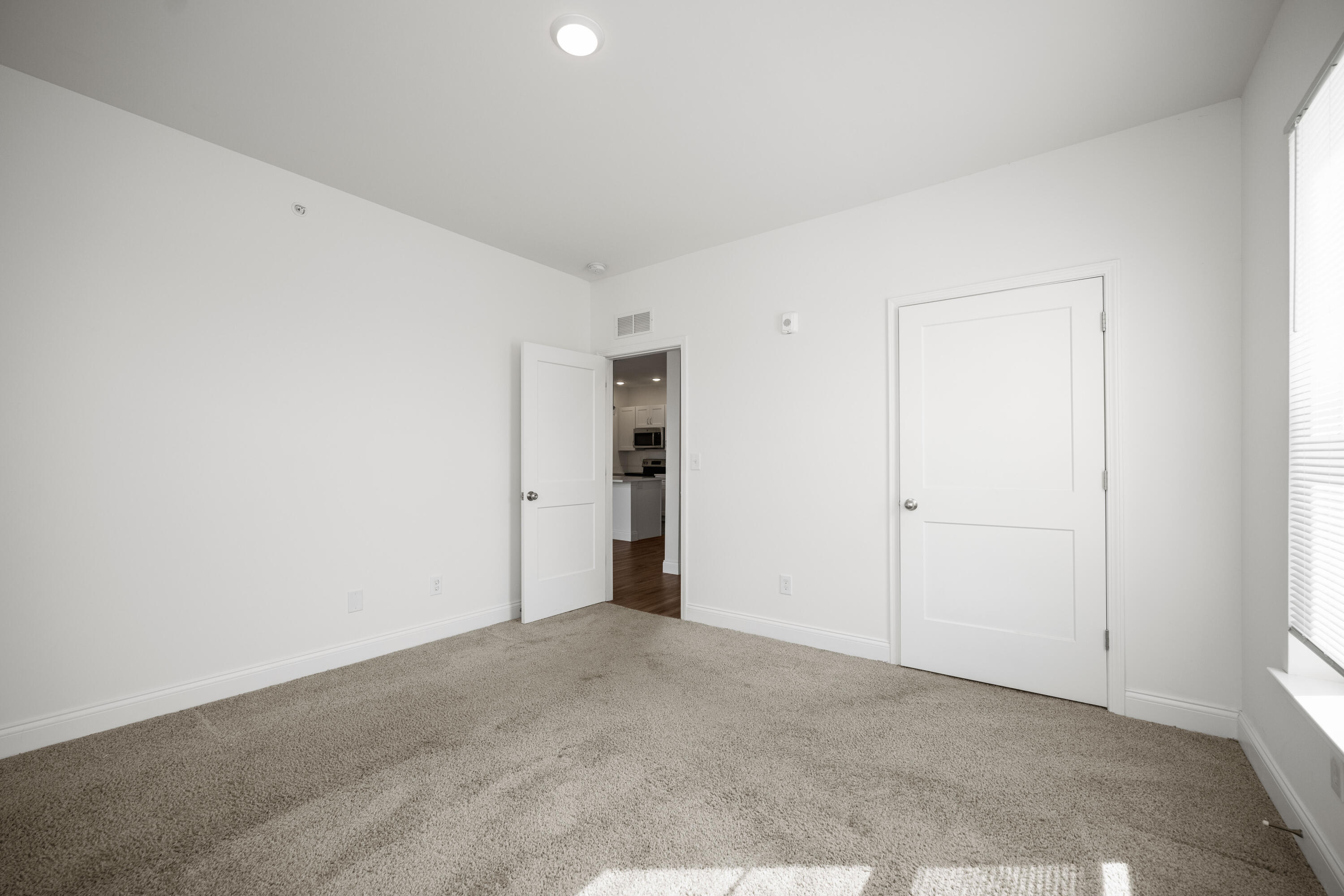 231 Walton Avenue 405 Property Photo 17