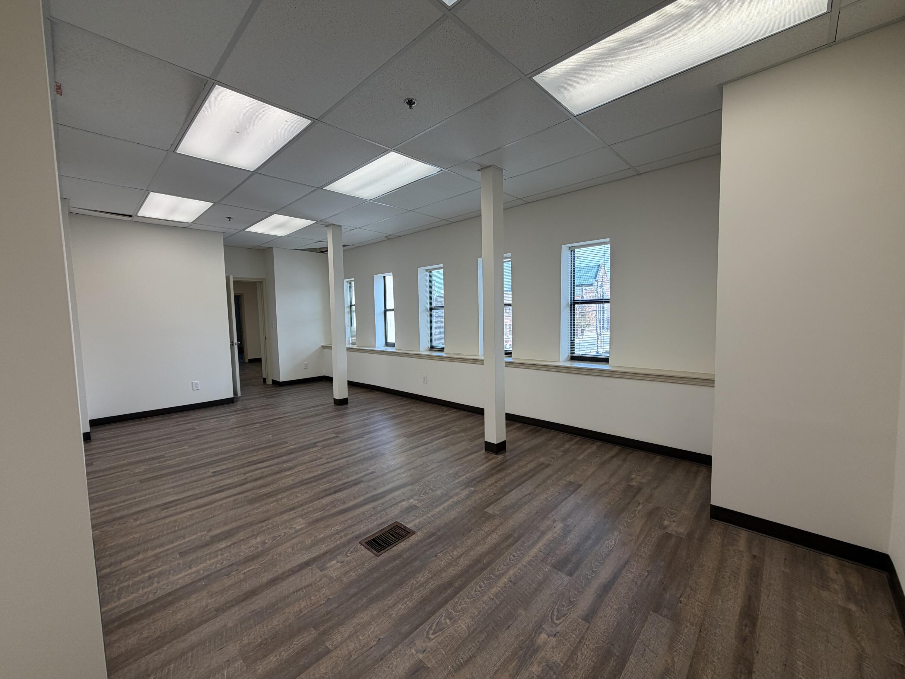 134 N Upper Street Property Photo 2
