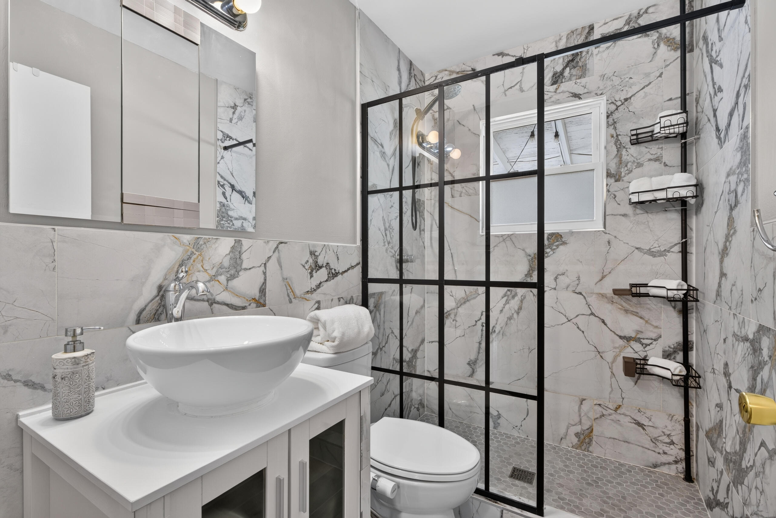 528 Hi Crest Drive Property Photo 18