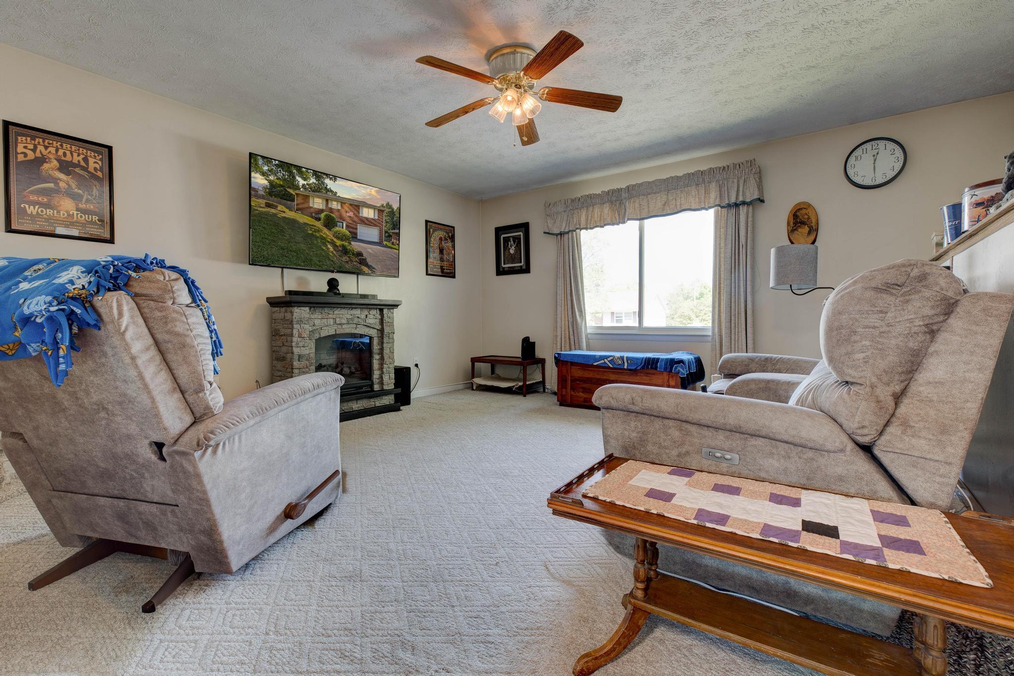 116 Fuller Way Property Photo 4