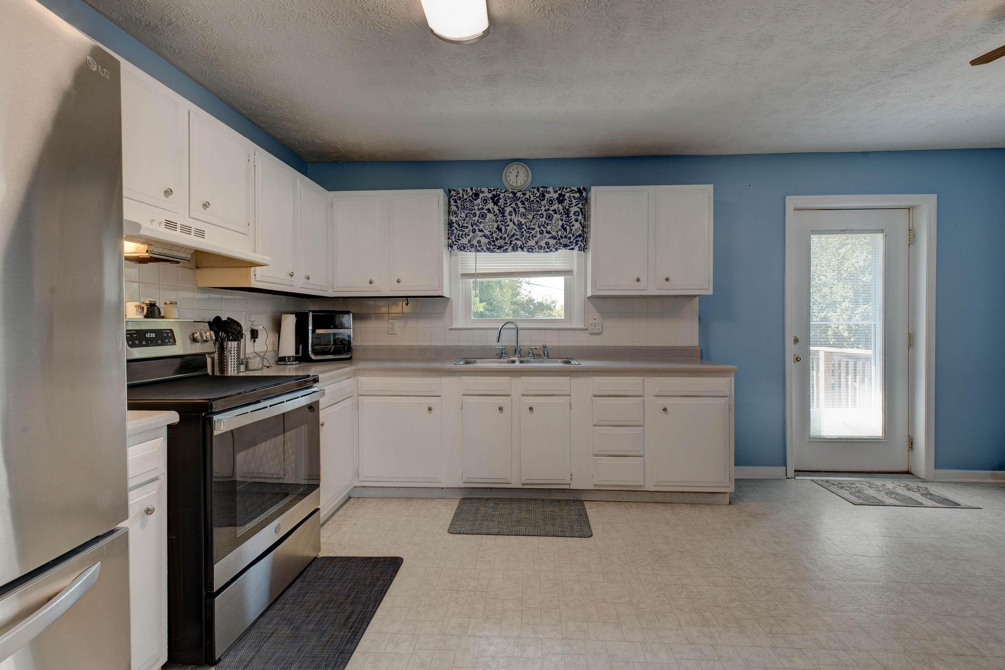 116 Fuller Way Property Photo 7