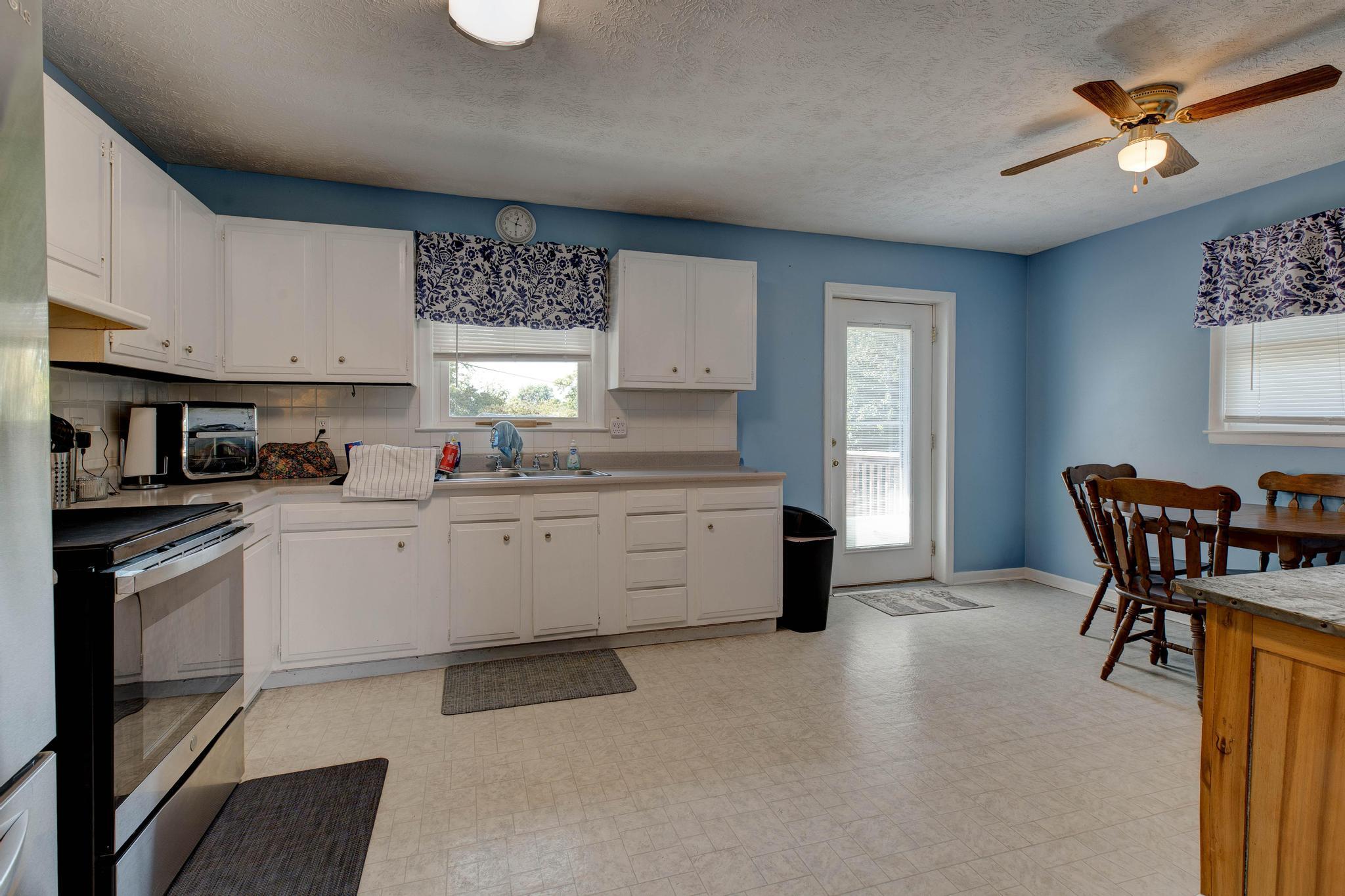 116 Fuller Way Property Photo 8