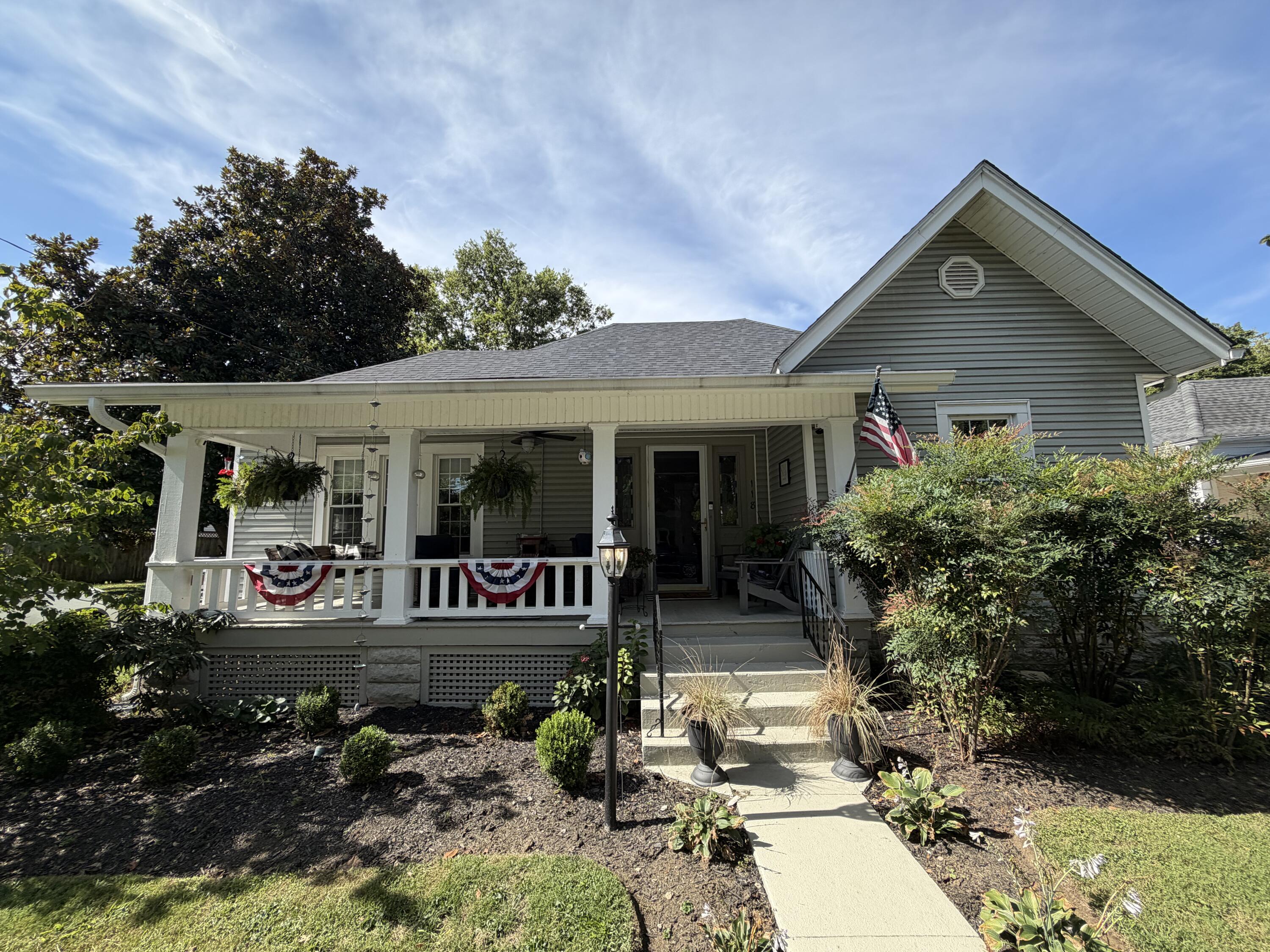 118 College Street Property Photo 1