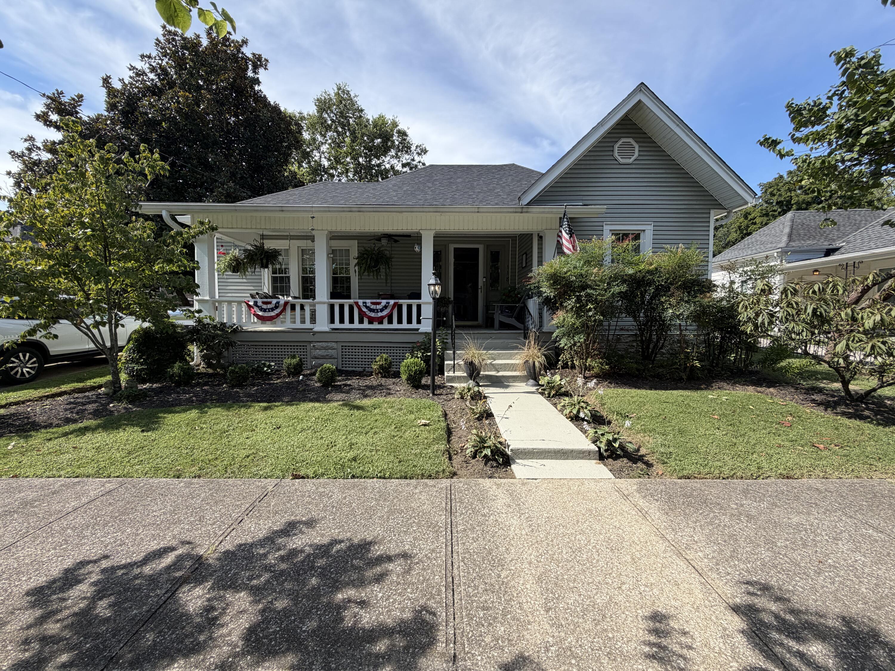 118 College Street Property Photo 2