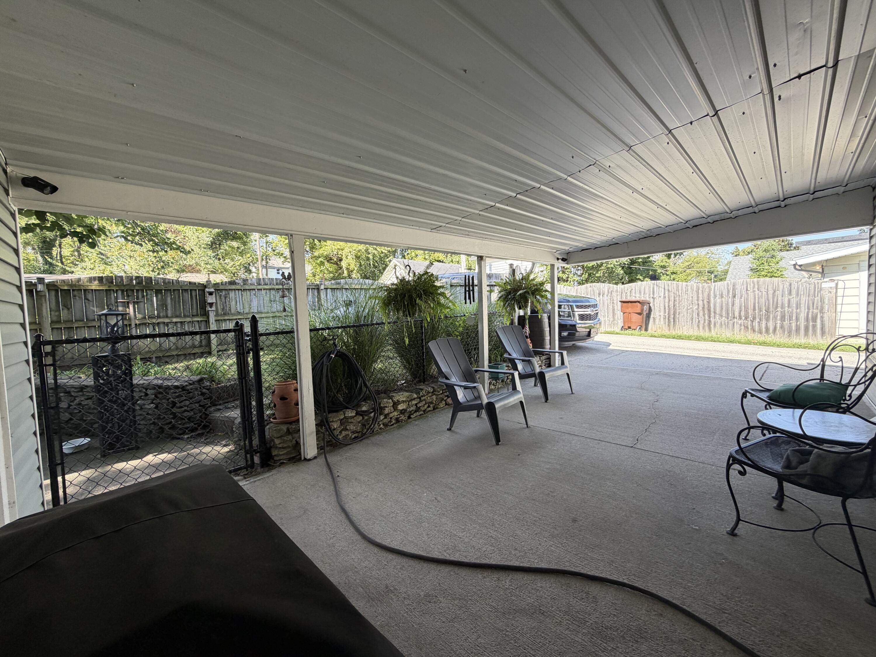 118 College Street Property Photo 6