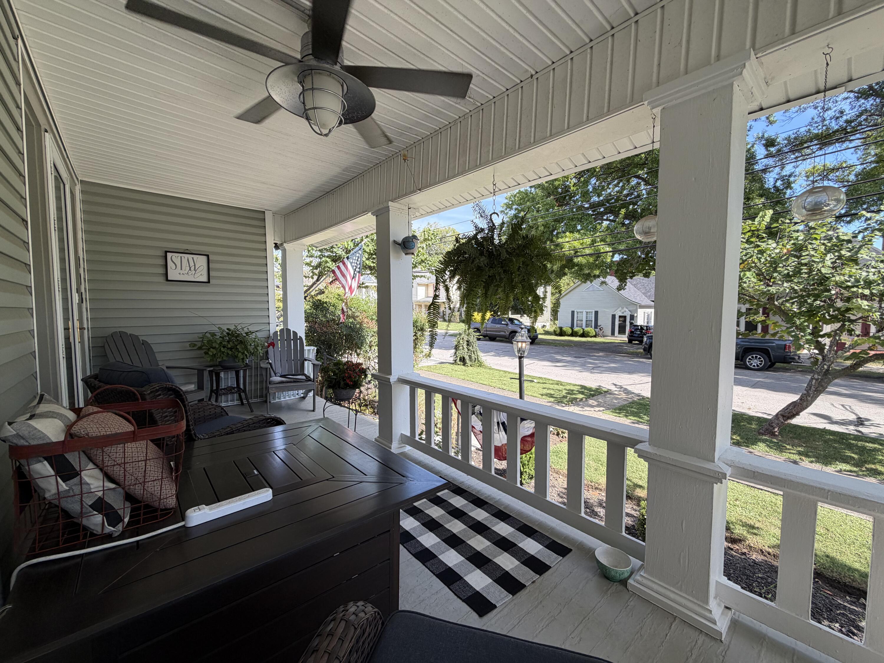 118 College Street Property Photo 7