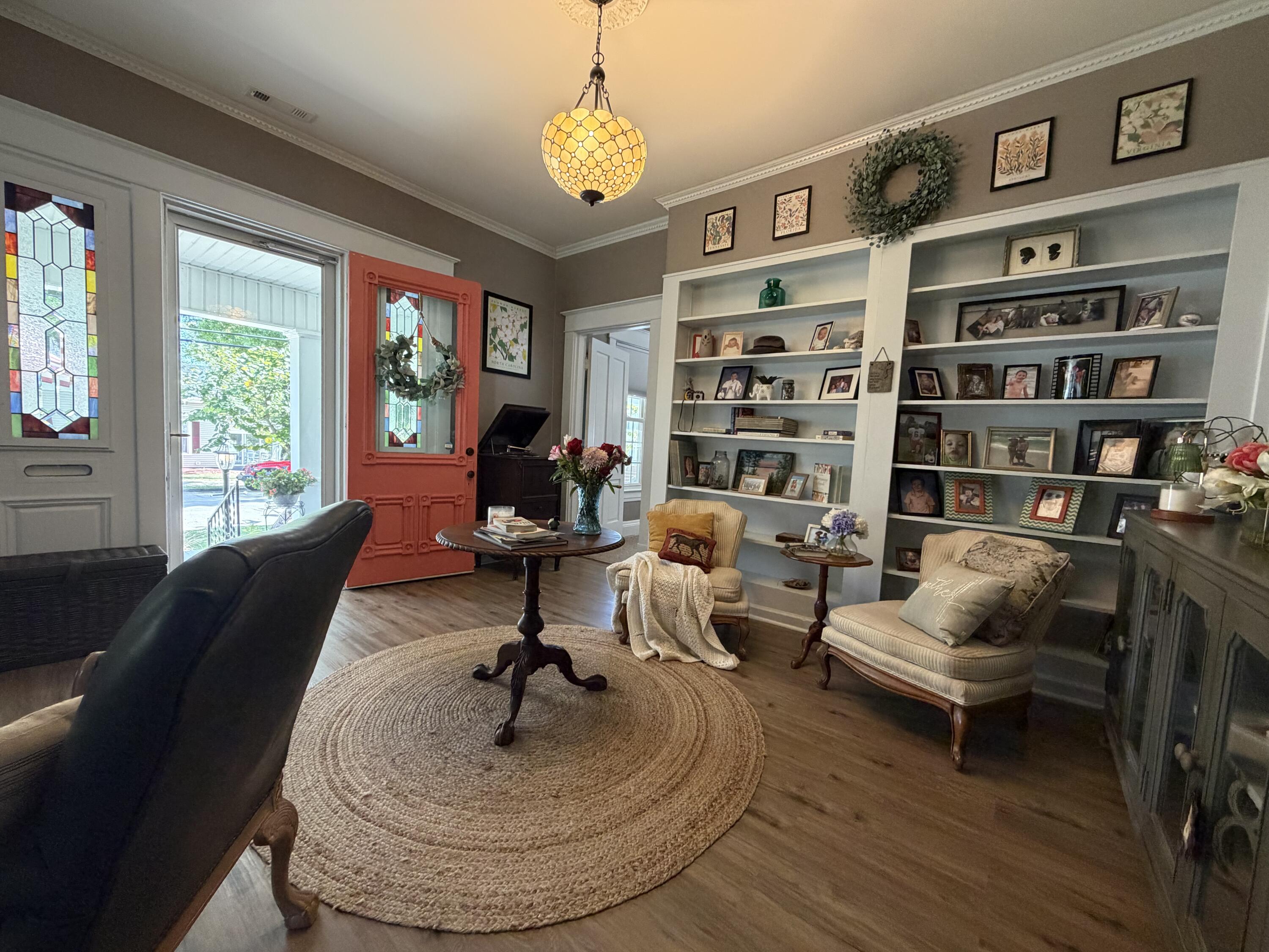 118 College Street Property Photo 10