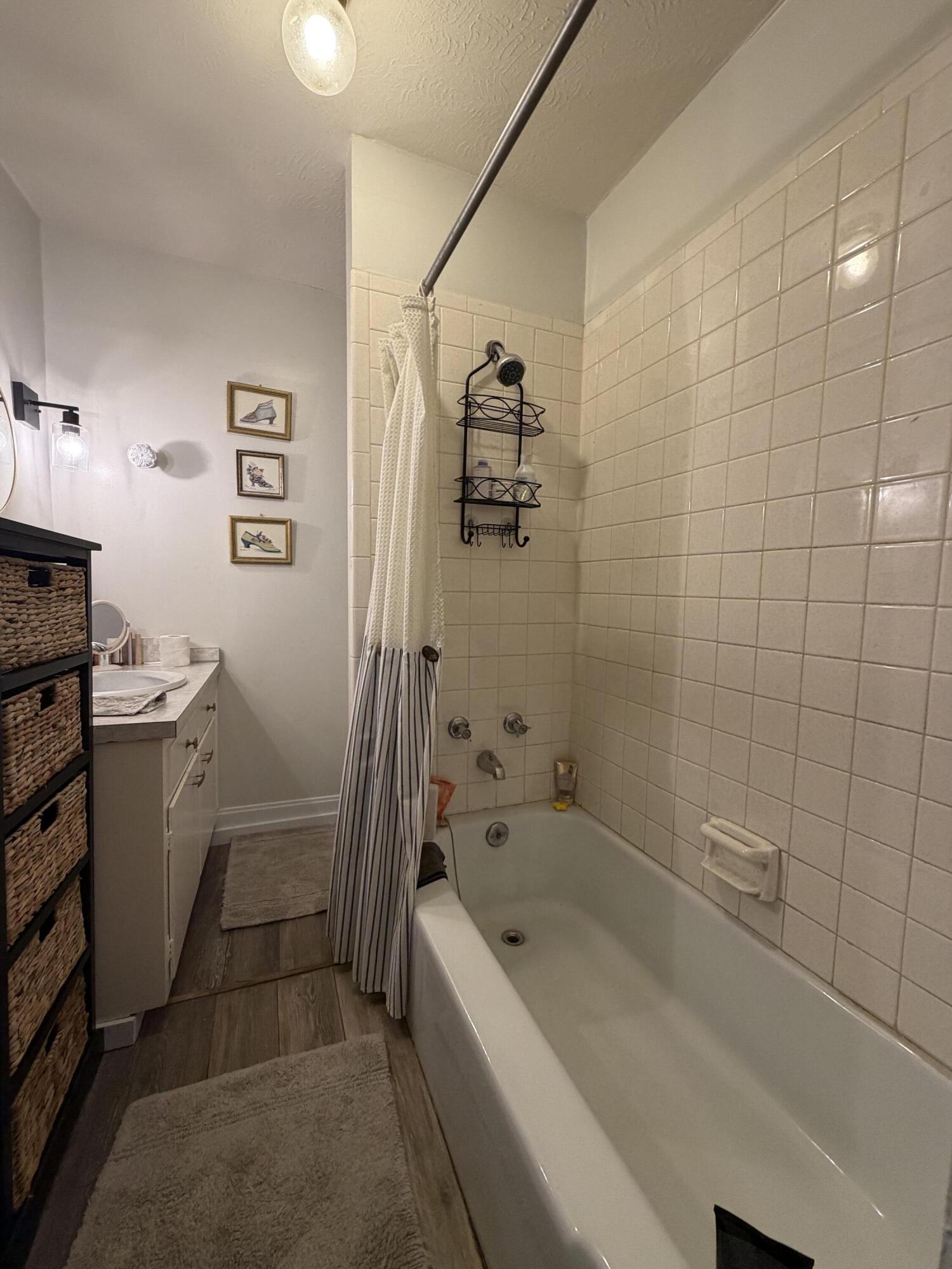 118 College Street Property Photo 14