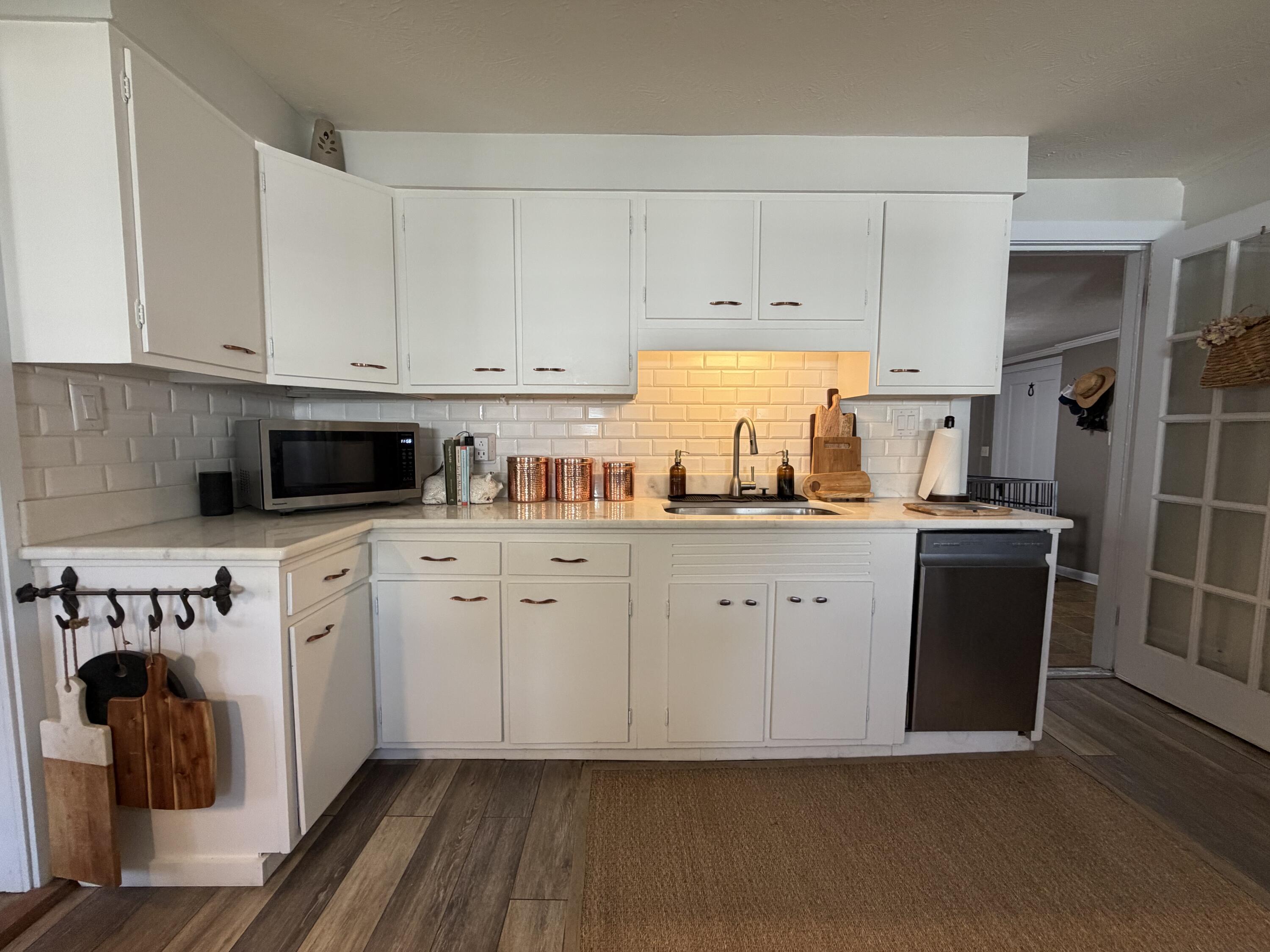 118 College Street Property Photo 26