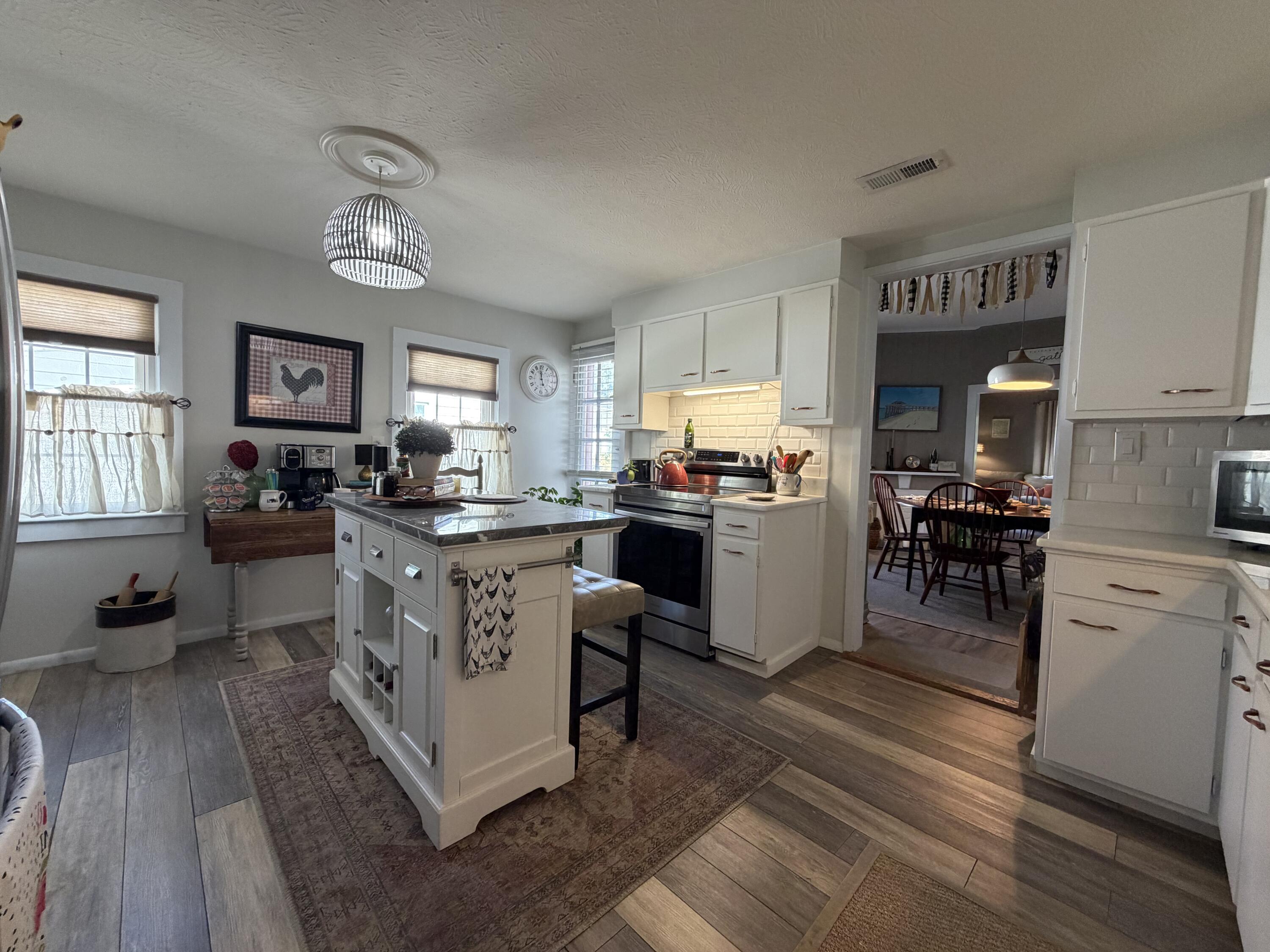 118 College Street Property Photo 27