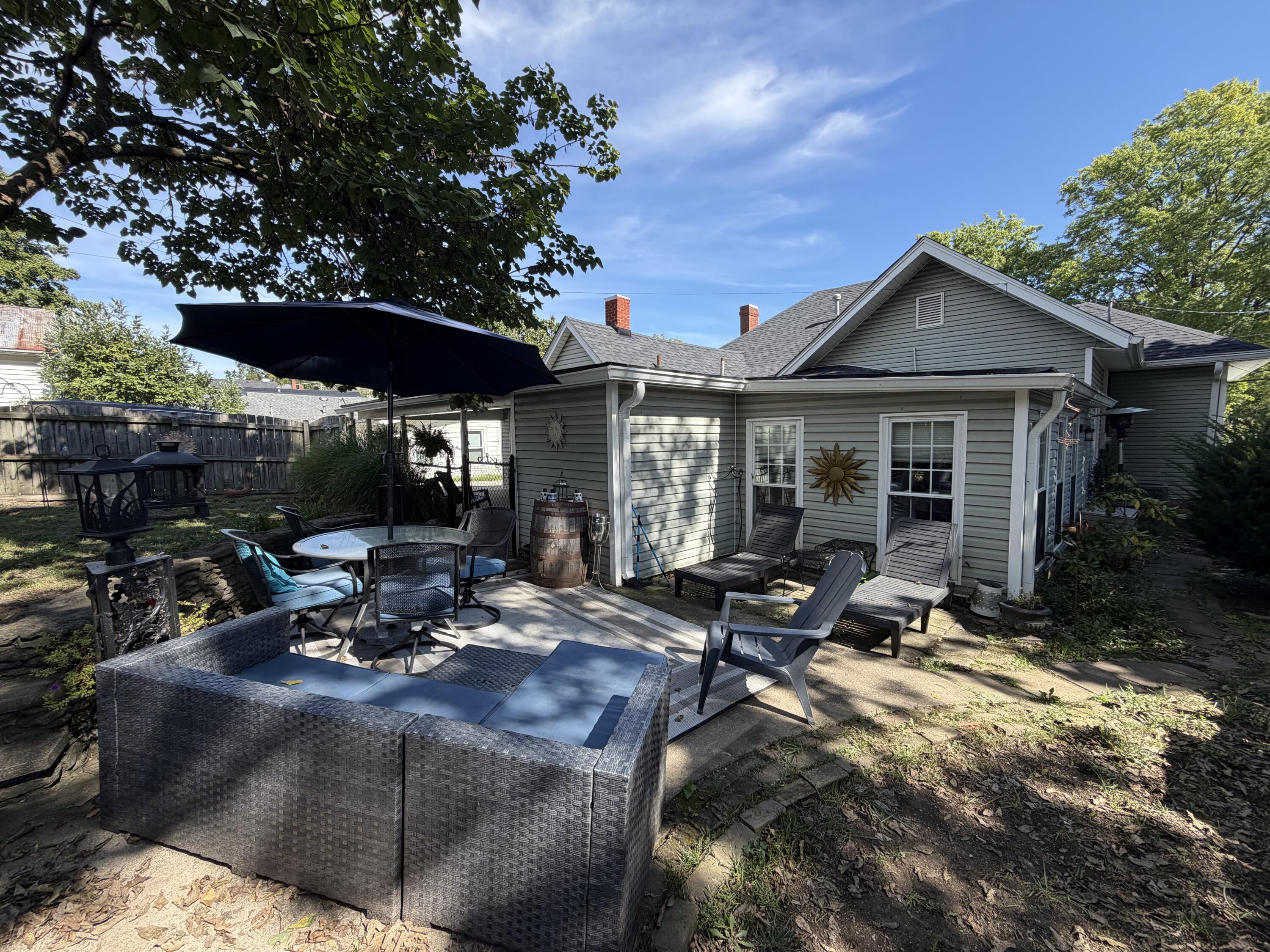 118 College Street Property Photo 36