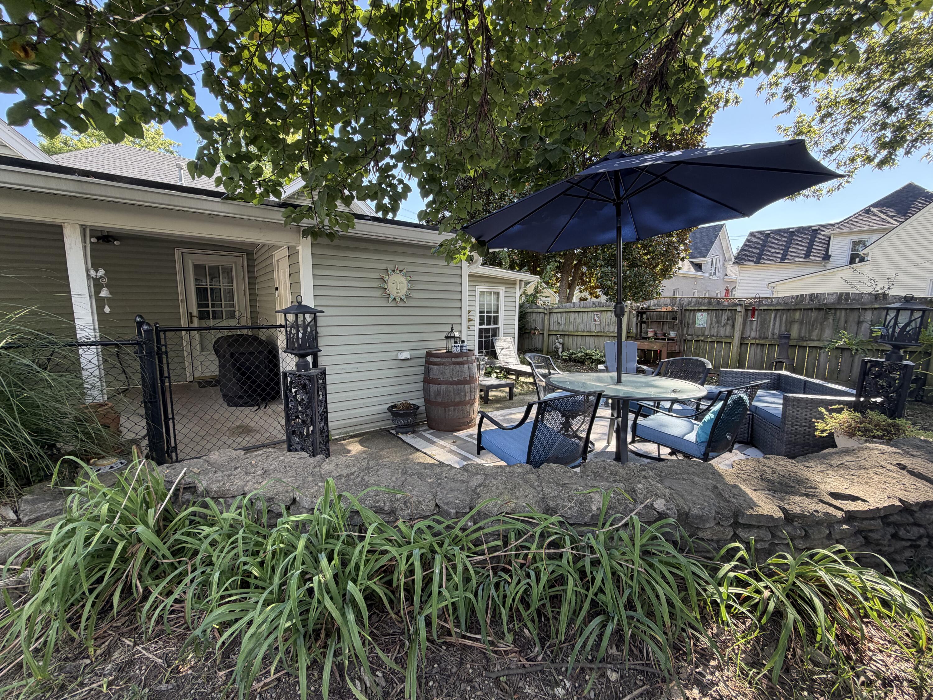 118 College Street Property Photo 39