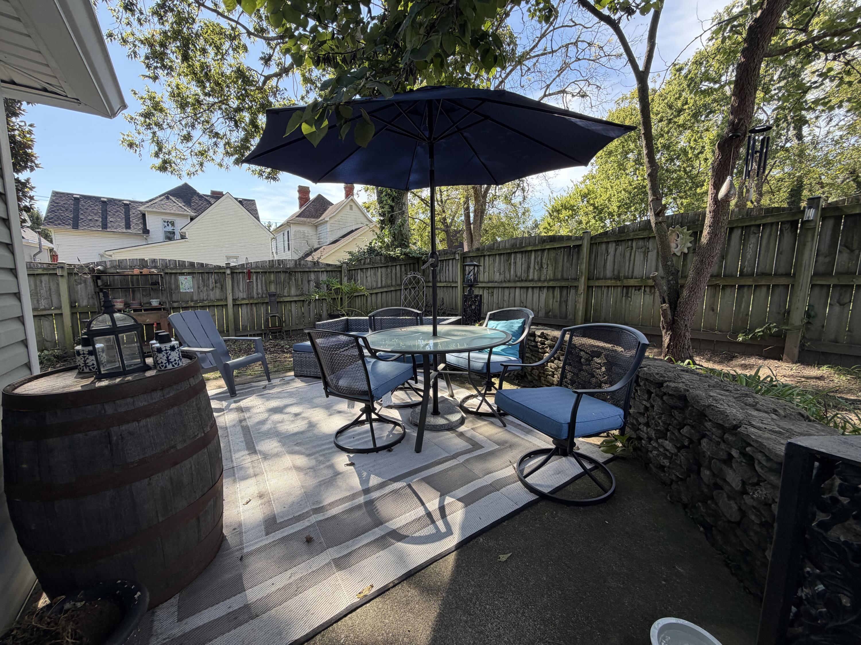 118 College Street Property Photo 42