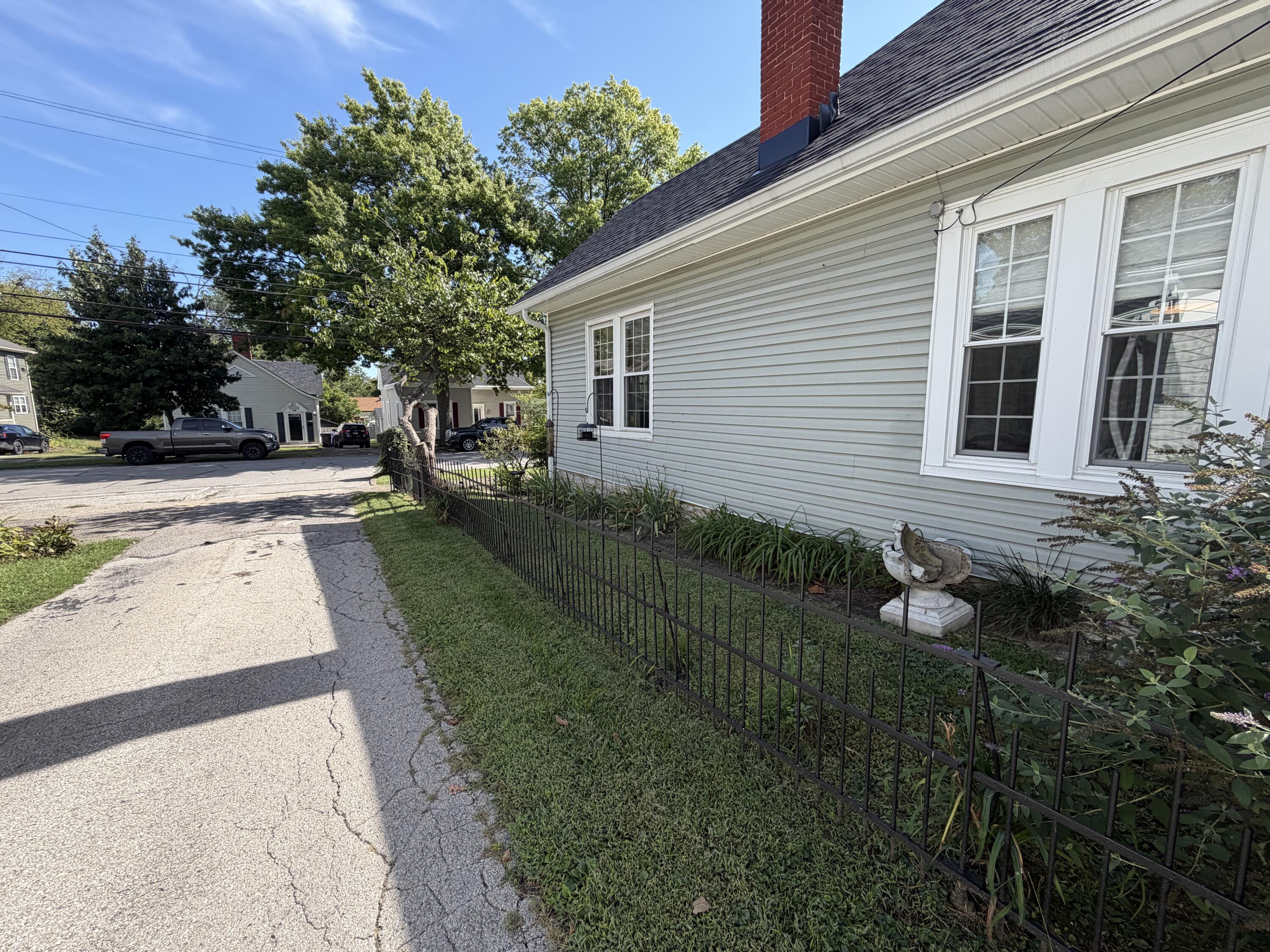 118 College Street Property Photo 48