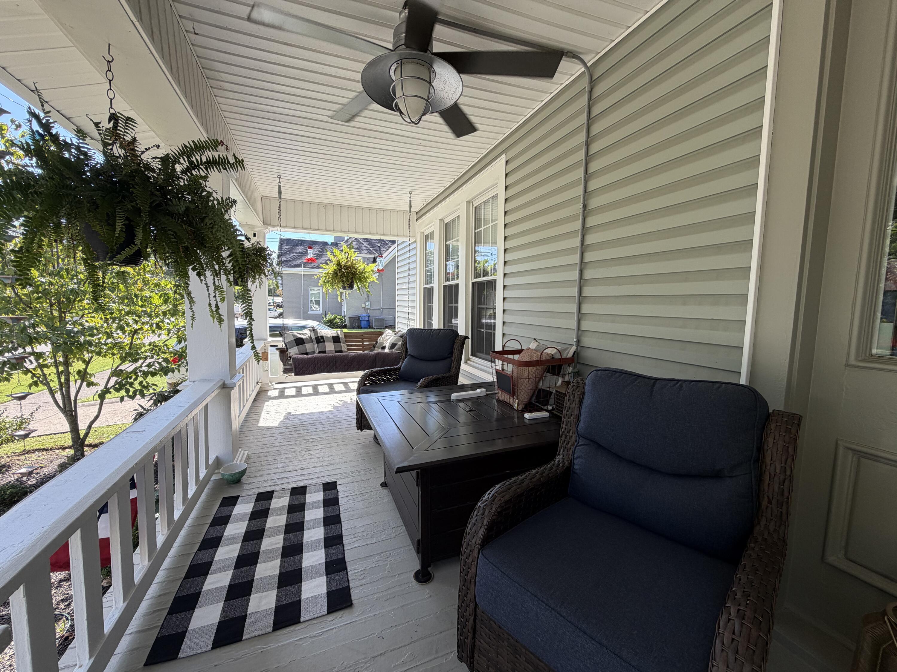 118 College Street Property Photo 57
