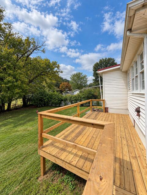 374 S Arnold Avenue Property Photo 4