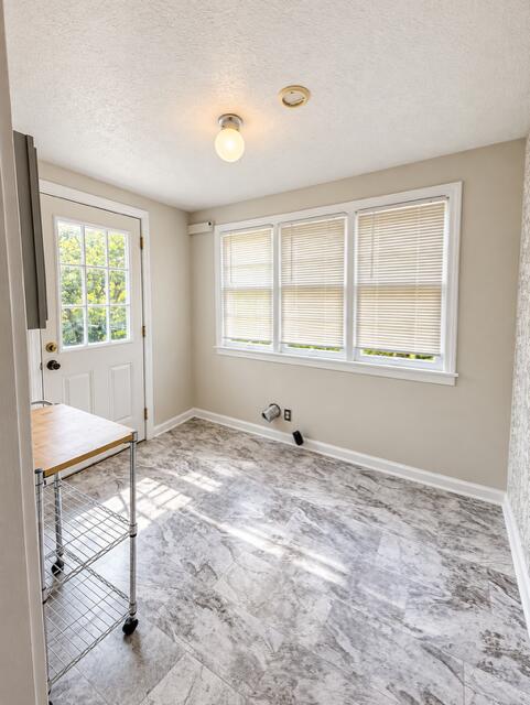 374 S Arnold Avenue Property Photo 10