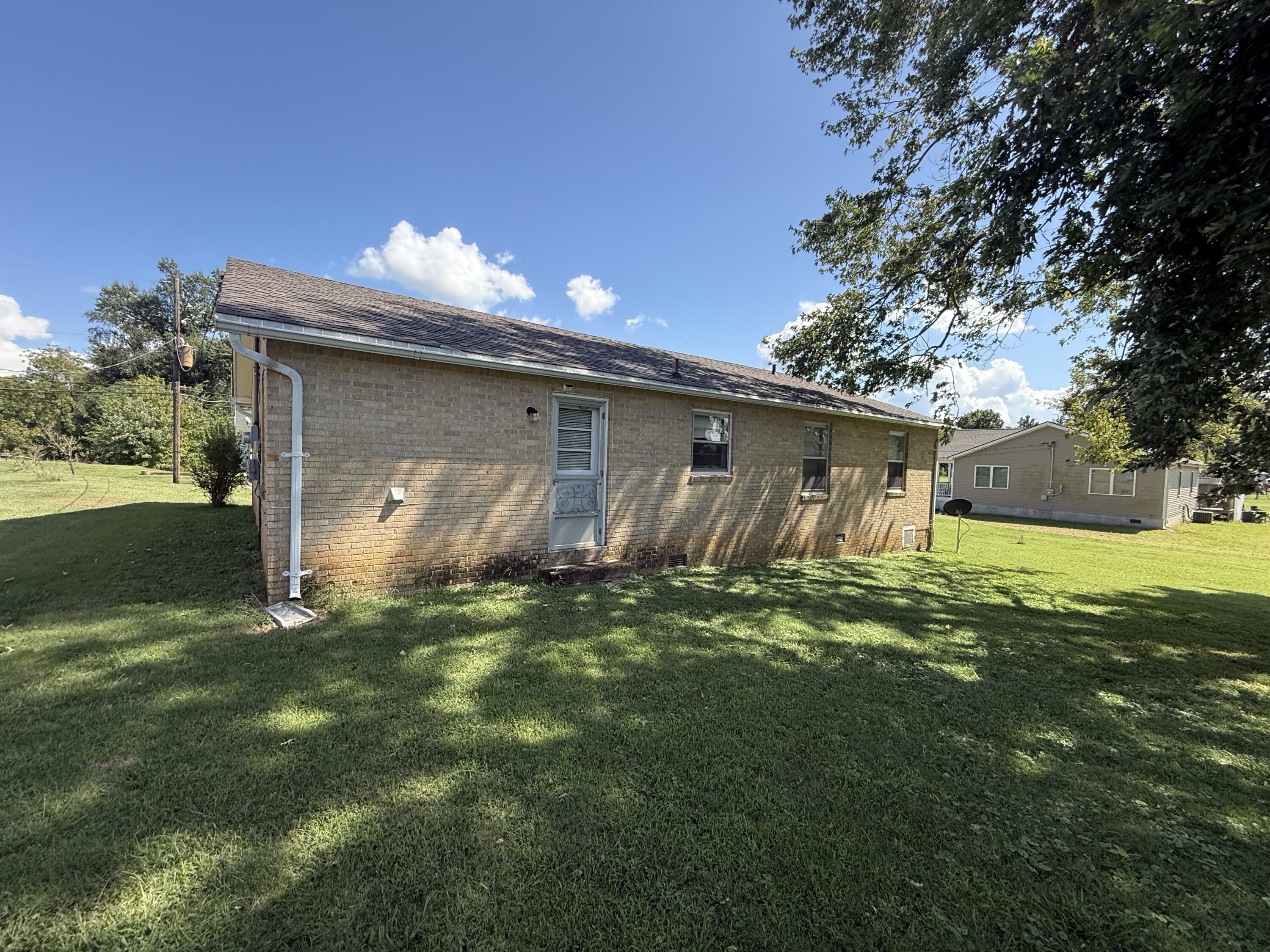123 S 1st Street Property Photo 4