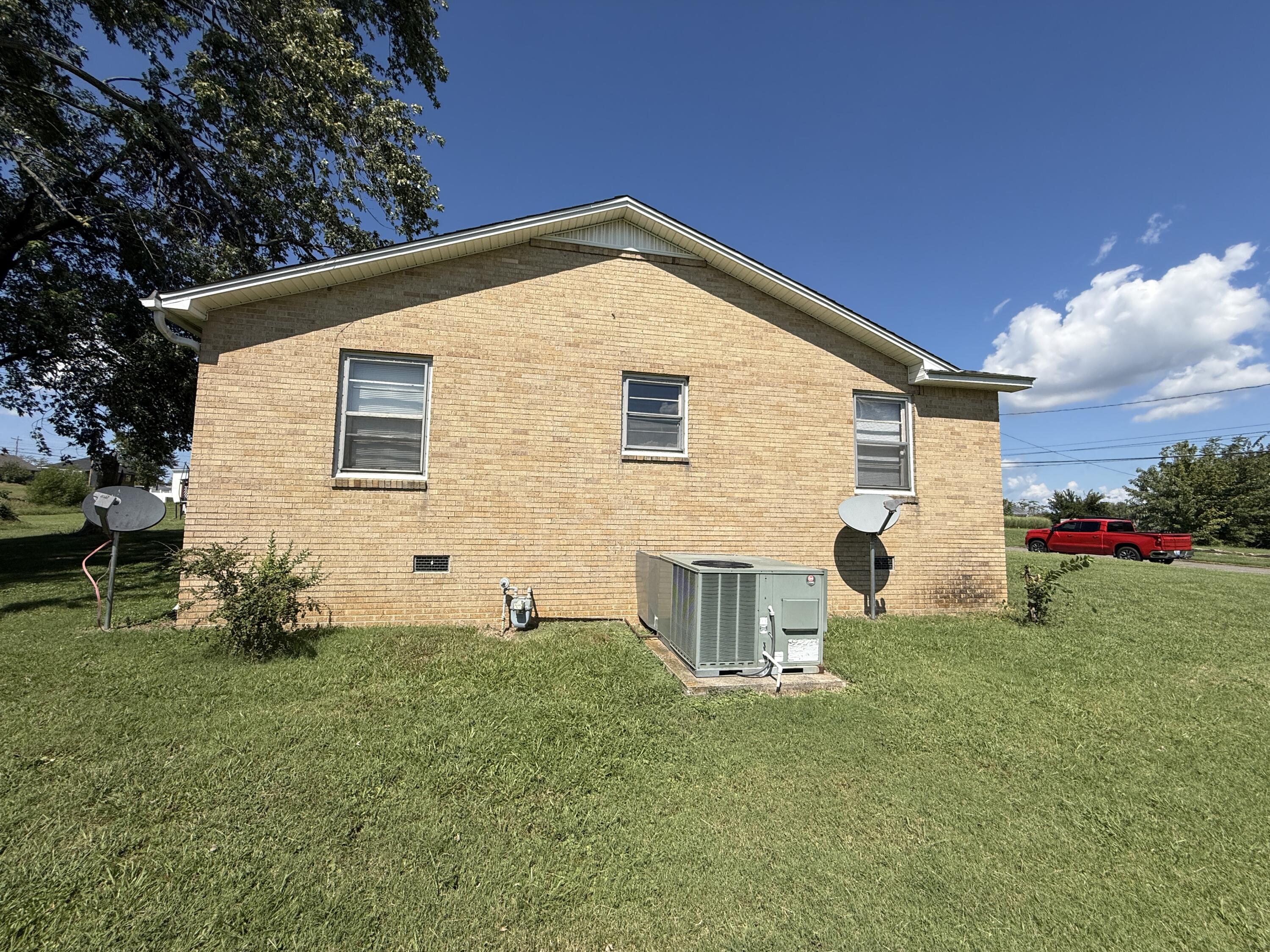 123 S 1st Street Property Photo 5