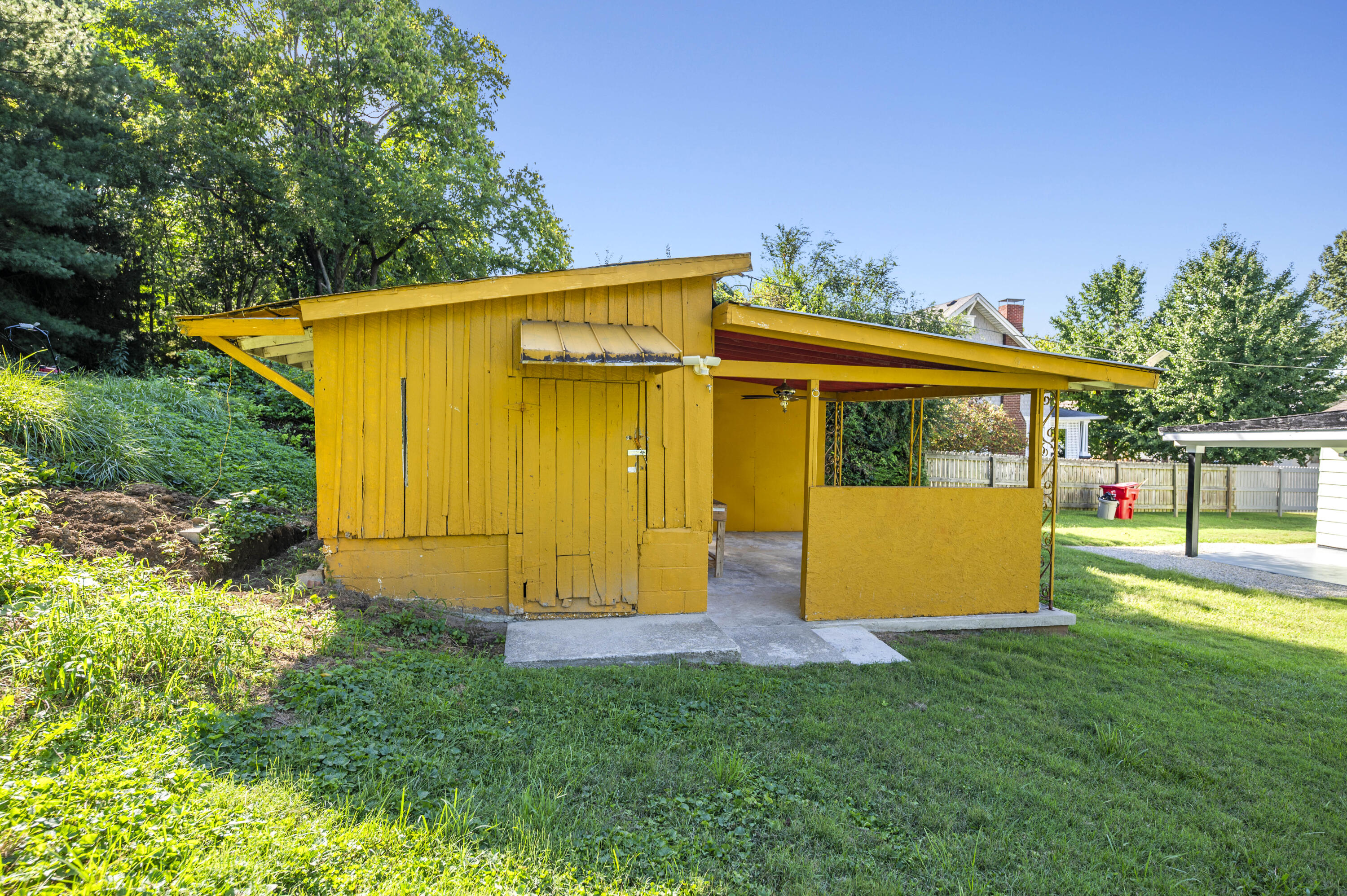 117 Adams Street Property Photo 24