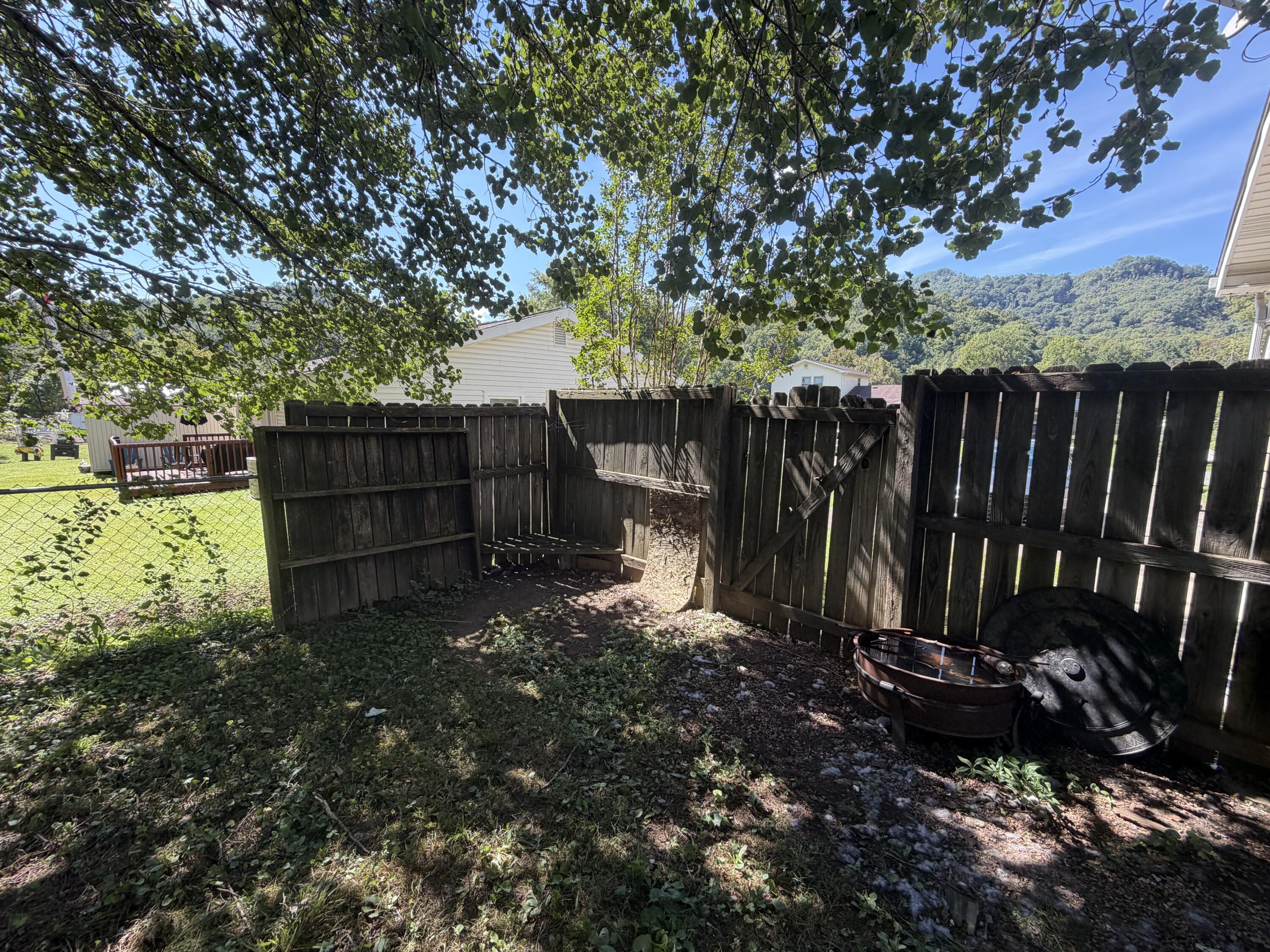 8 Castleford Way Property Photo 32