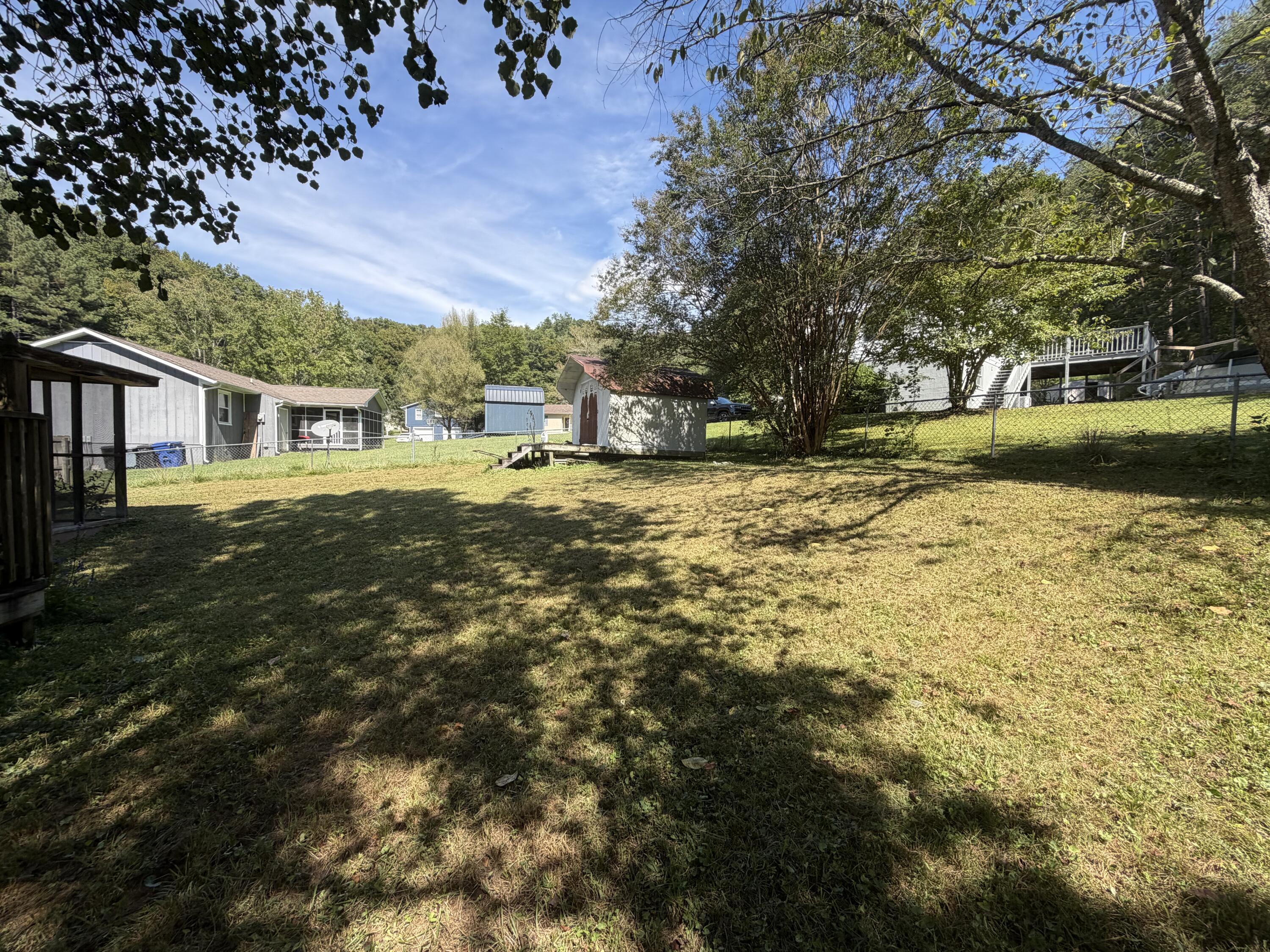 8 Castleford Way Property Photo 35