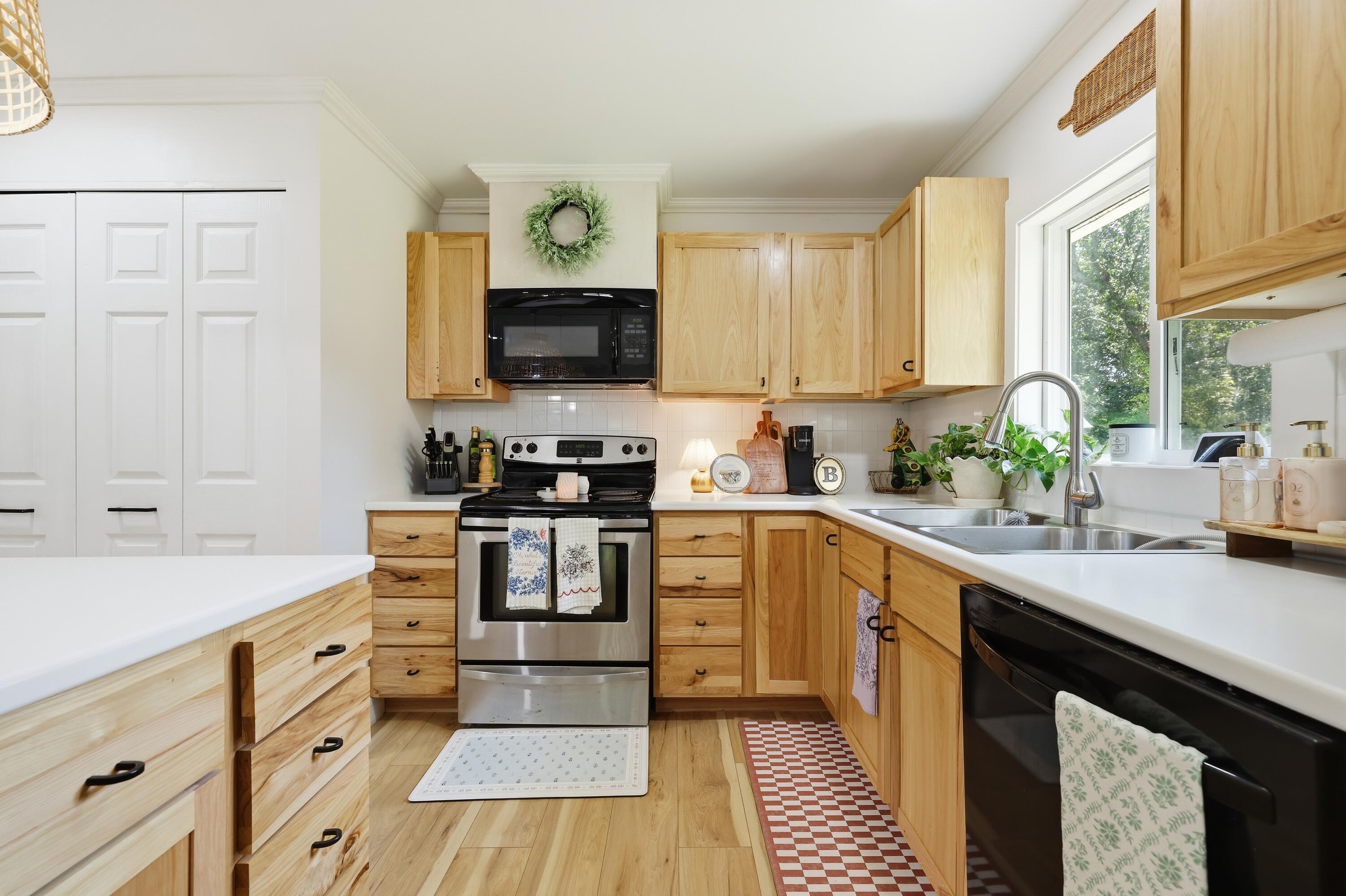 5920 Metropolis Lake Road Property Photo 15